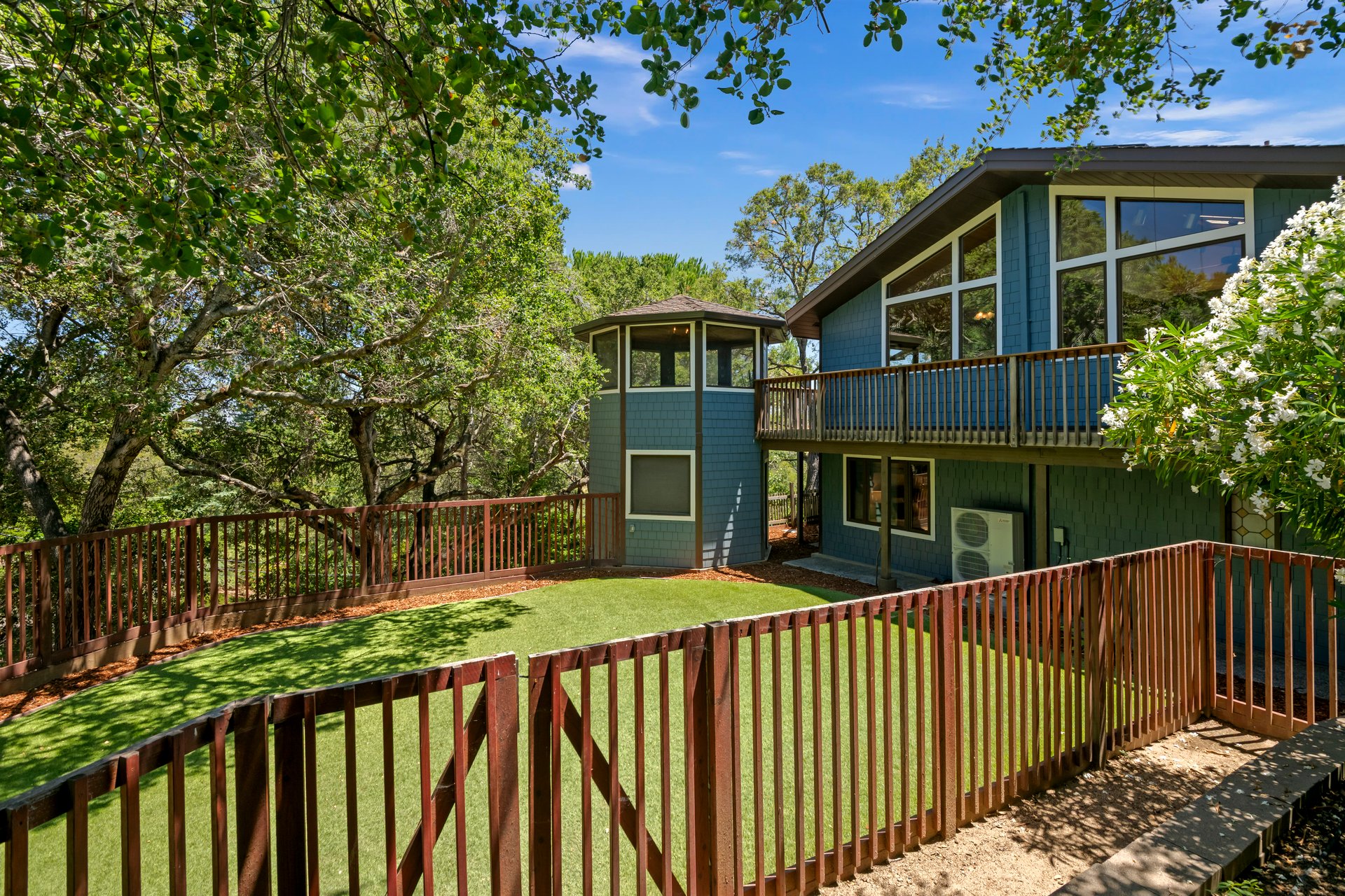21100 Saratoga Hills Rd