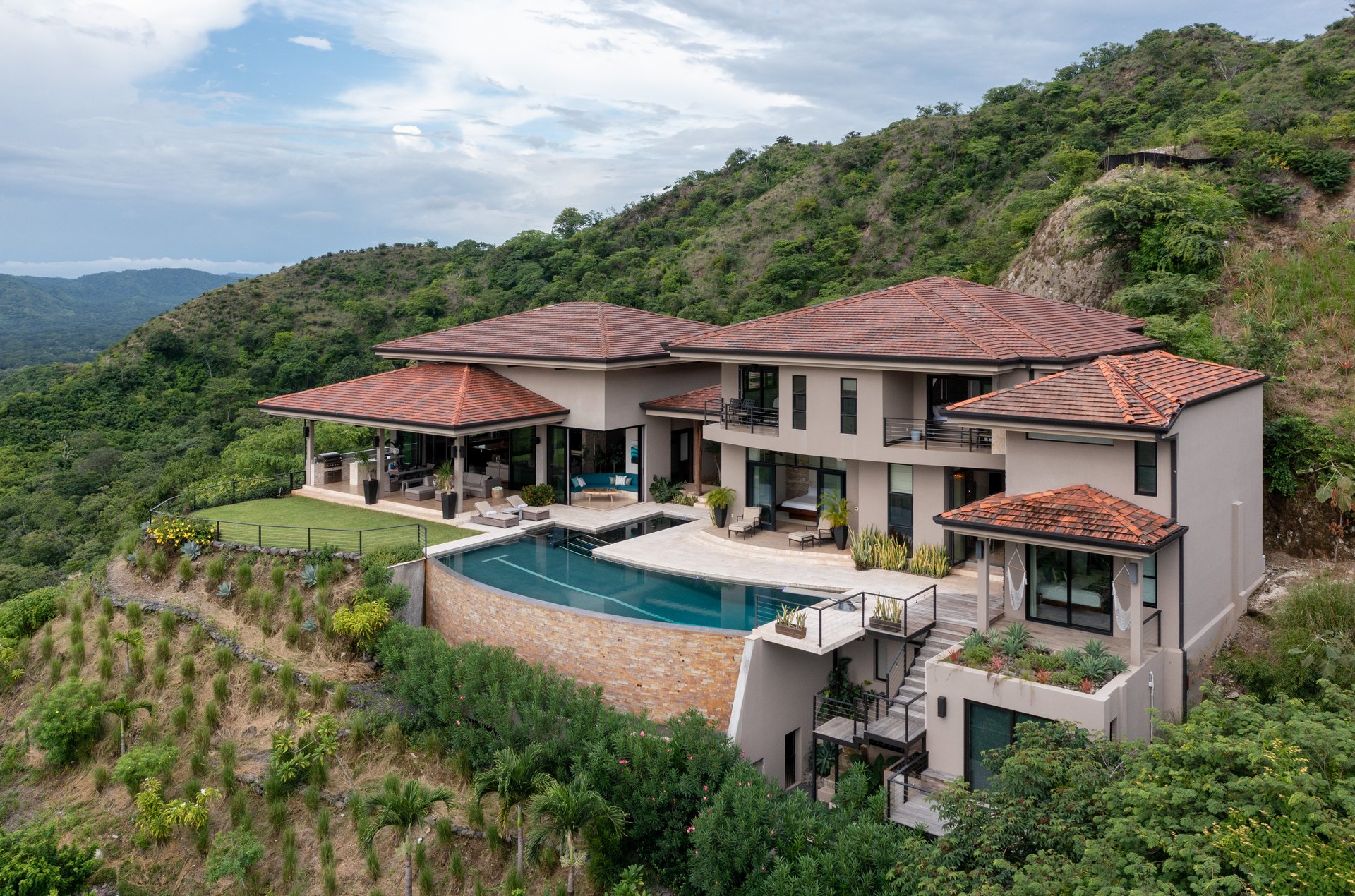 Casa Symbiotica | Luxury 5-Bedroom Ocean-View Estate in Mar Vista
