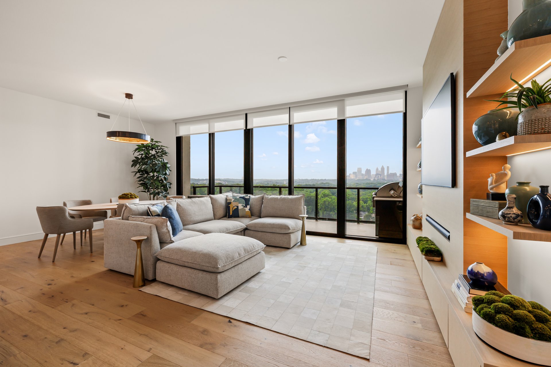 2425 Peachtree Road NE Unit 1406