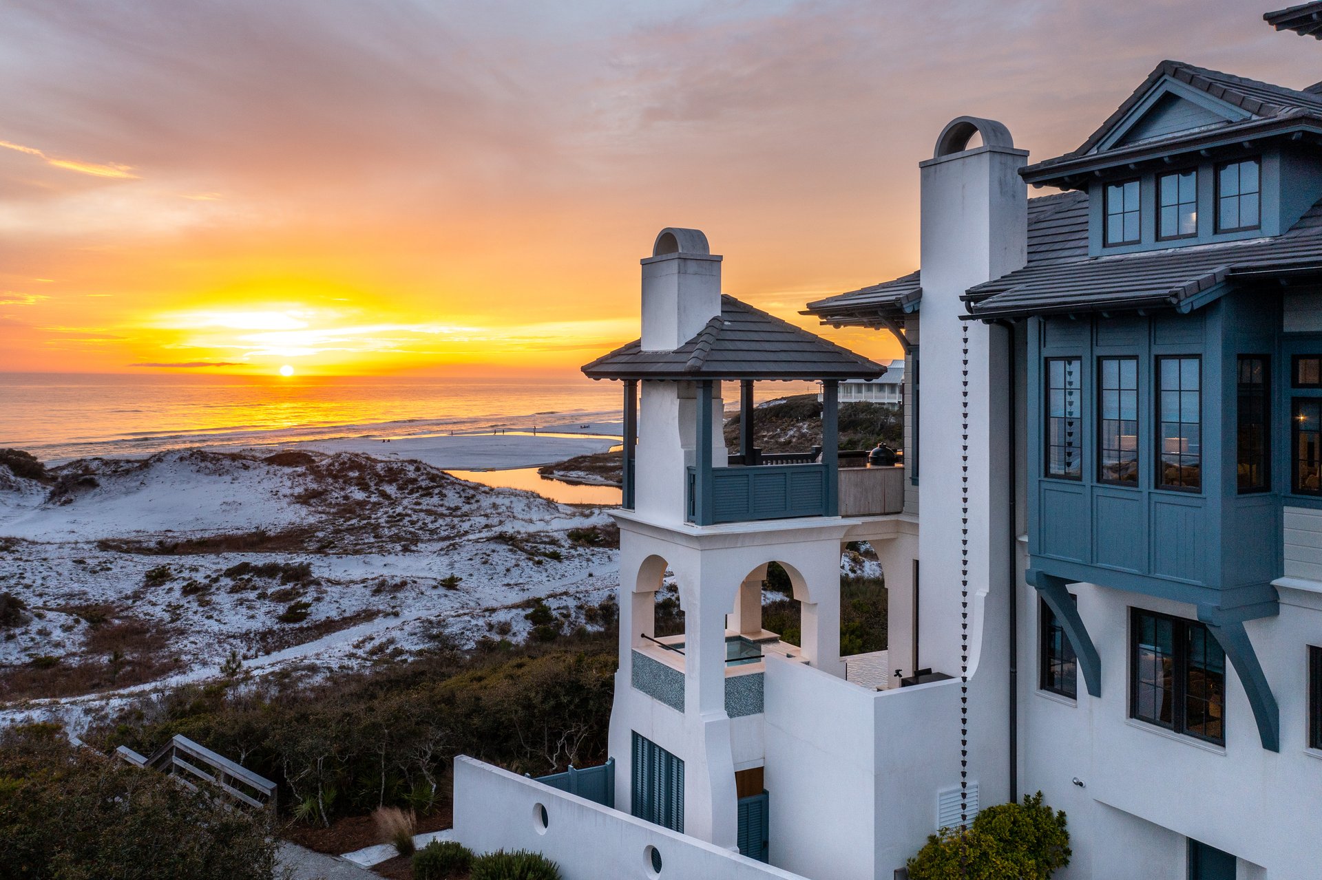 243 W Bermuda Dr