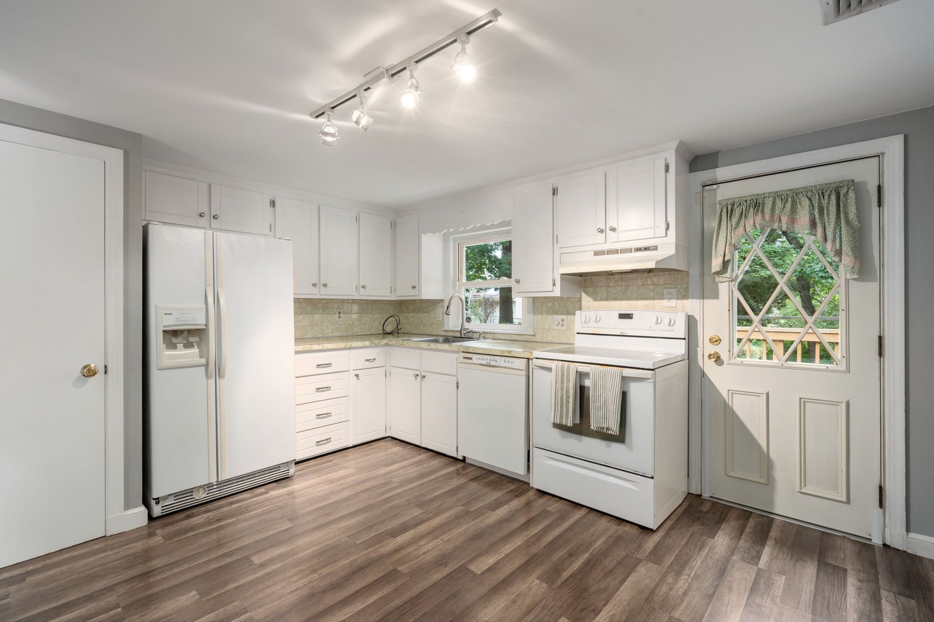 144 Plymouth Ave