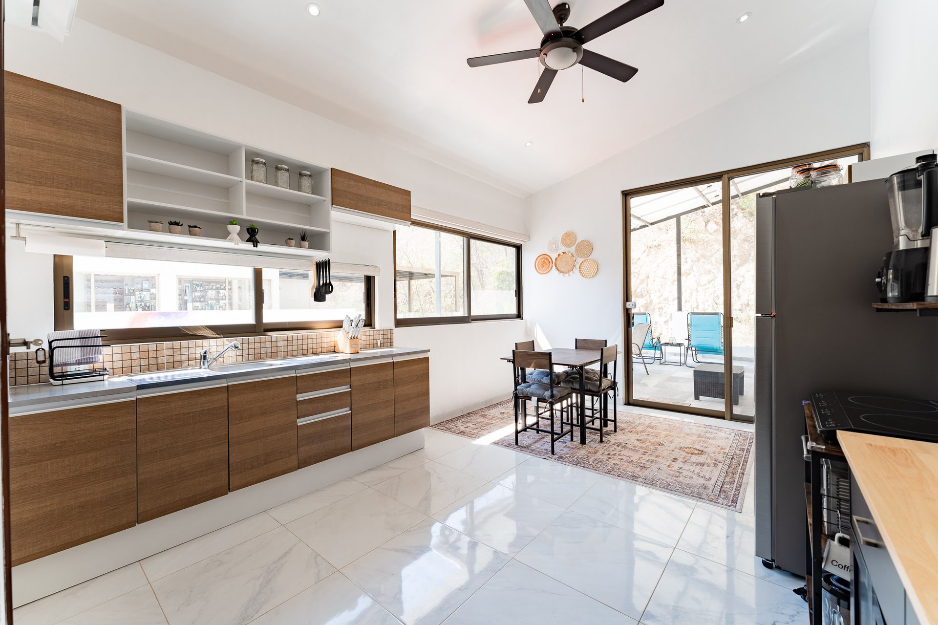 5 bedrooms, Single Family Homes, Villa de Caballos
