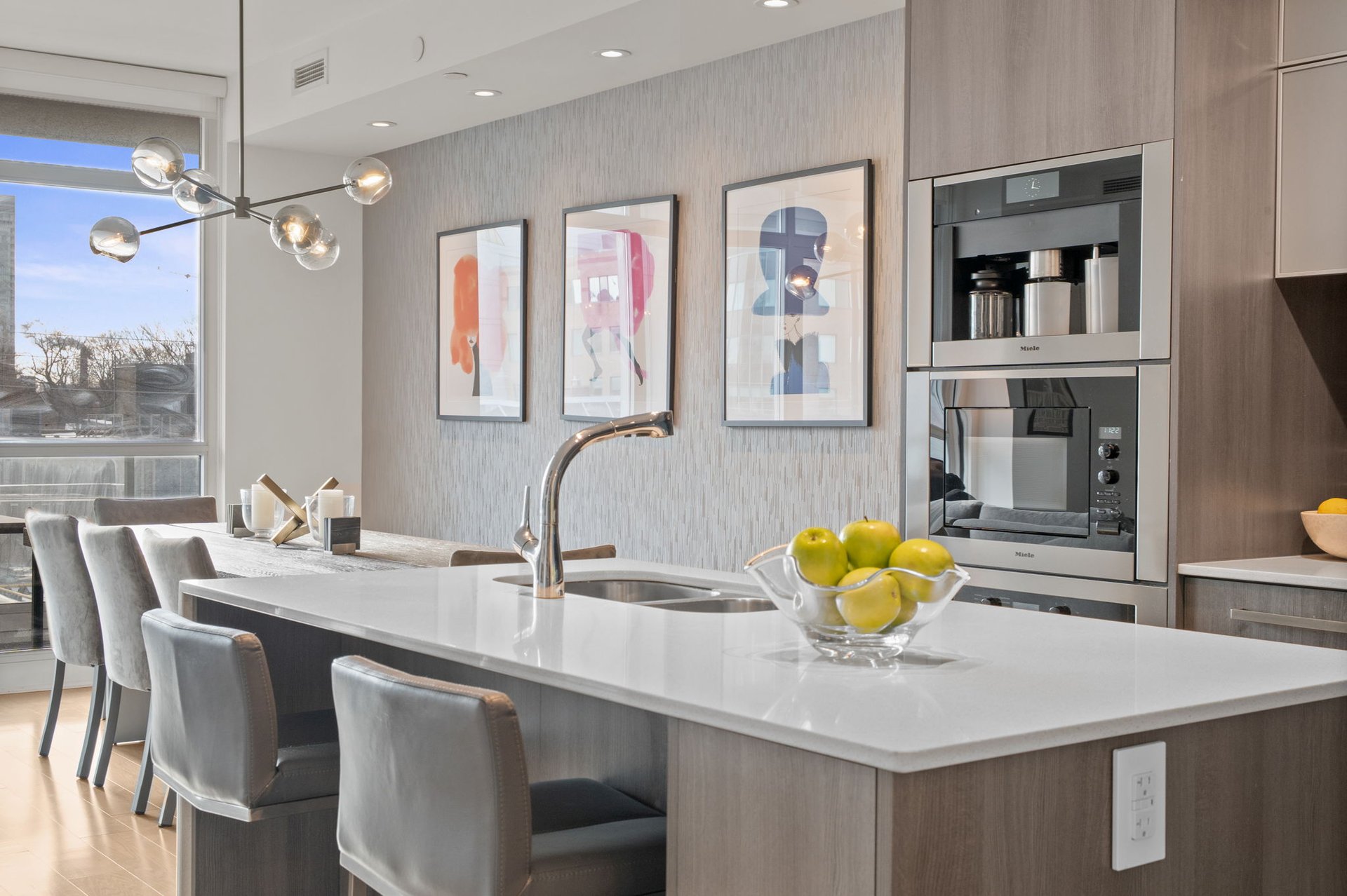 SOLD: Stunning And Chic