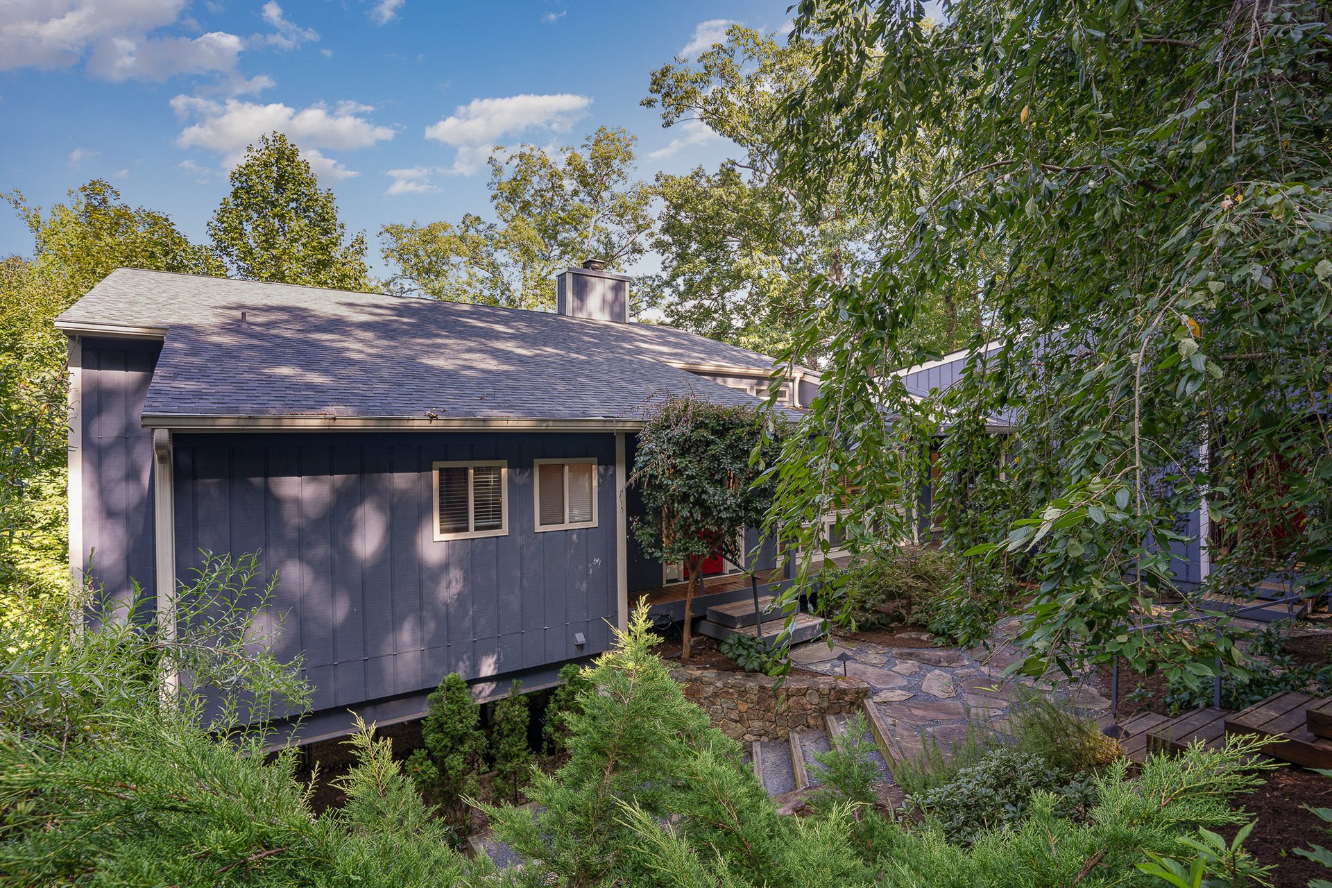 Modern, 4 Bedroom House near UNC