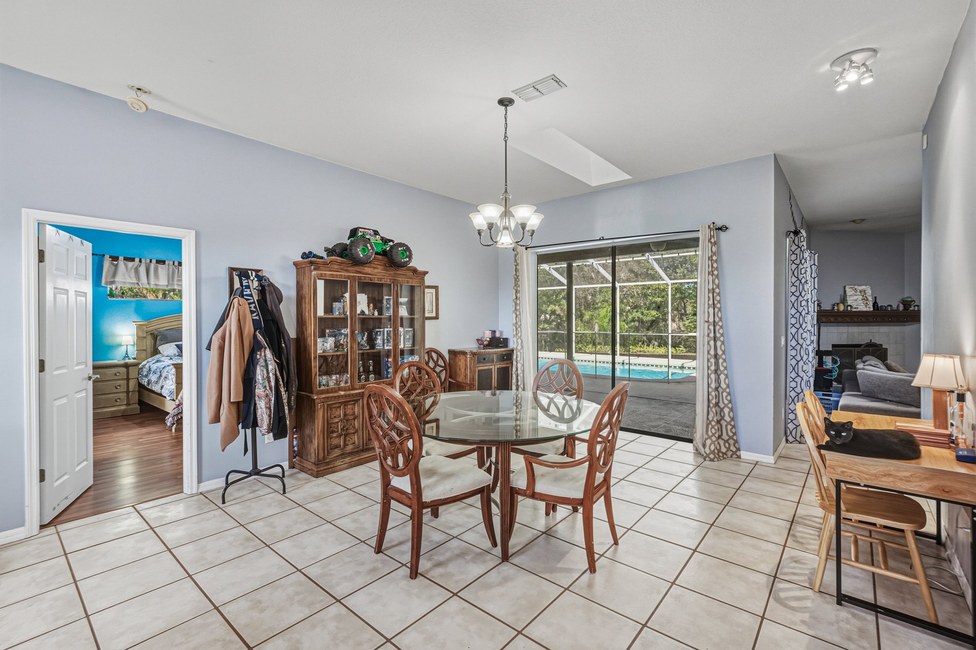 3926 MEADOWLARK CT