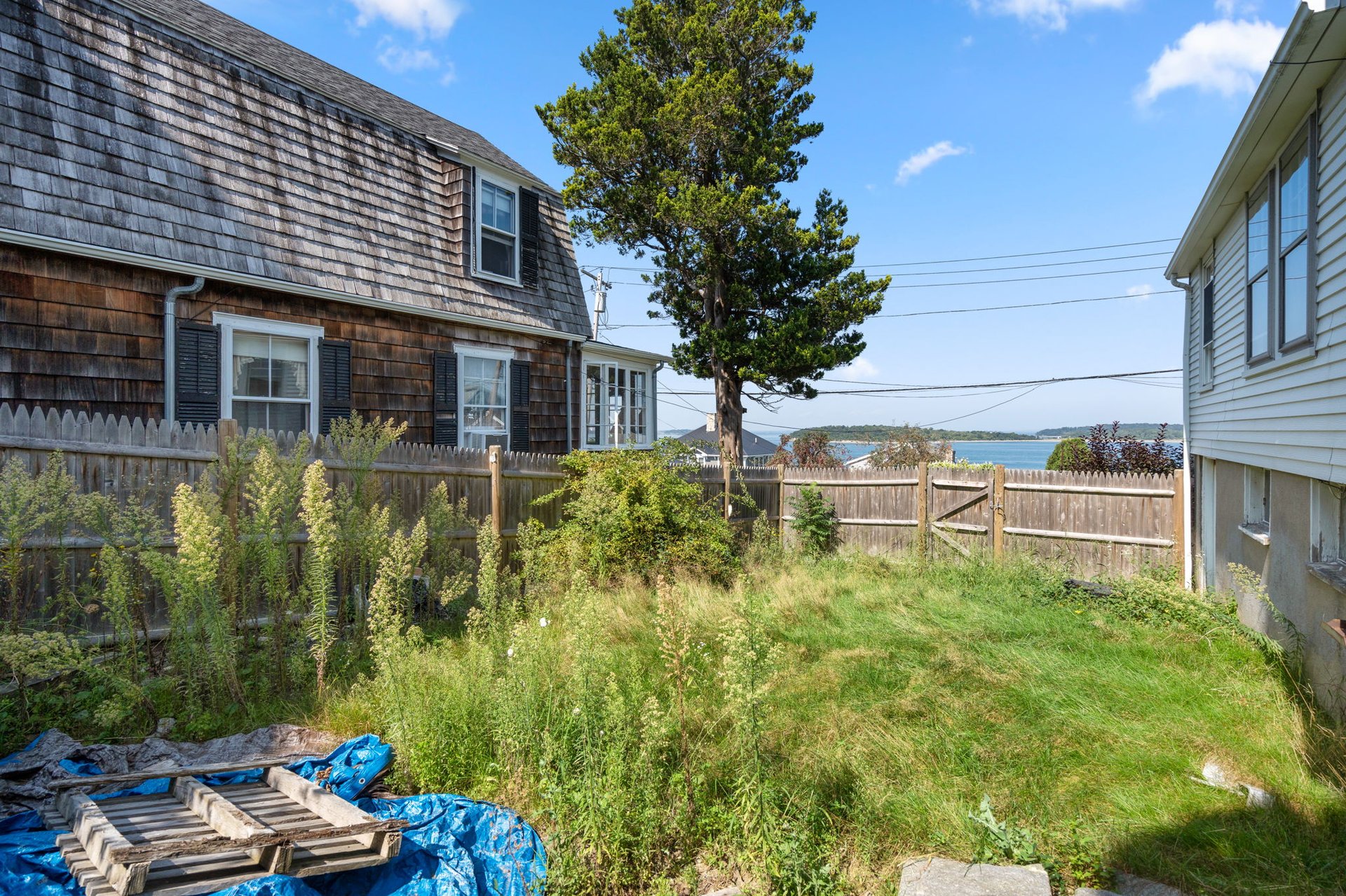 118 Sea Ave