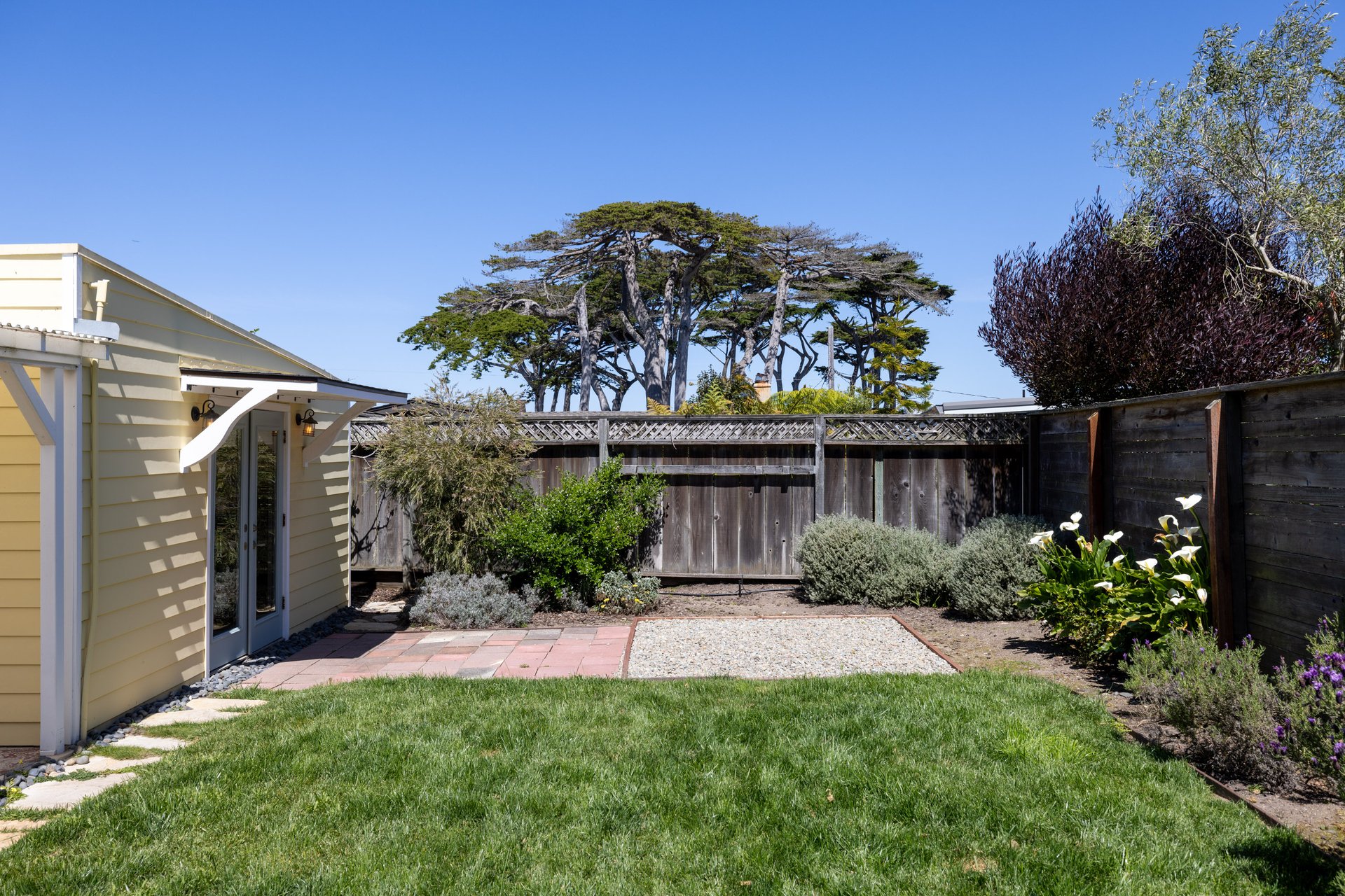 Charming Pacific Grove Cottage