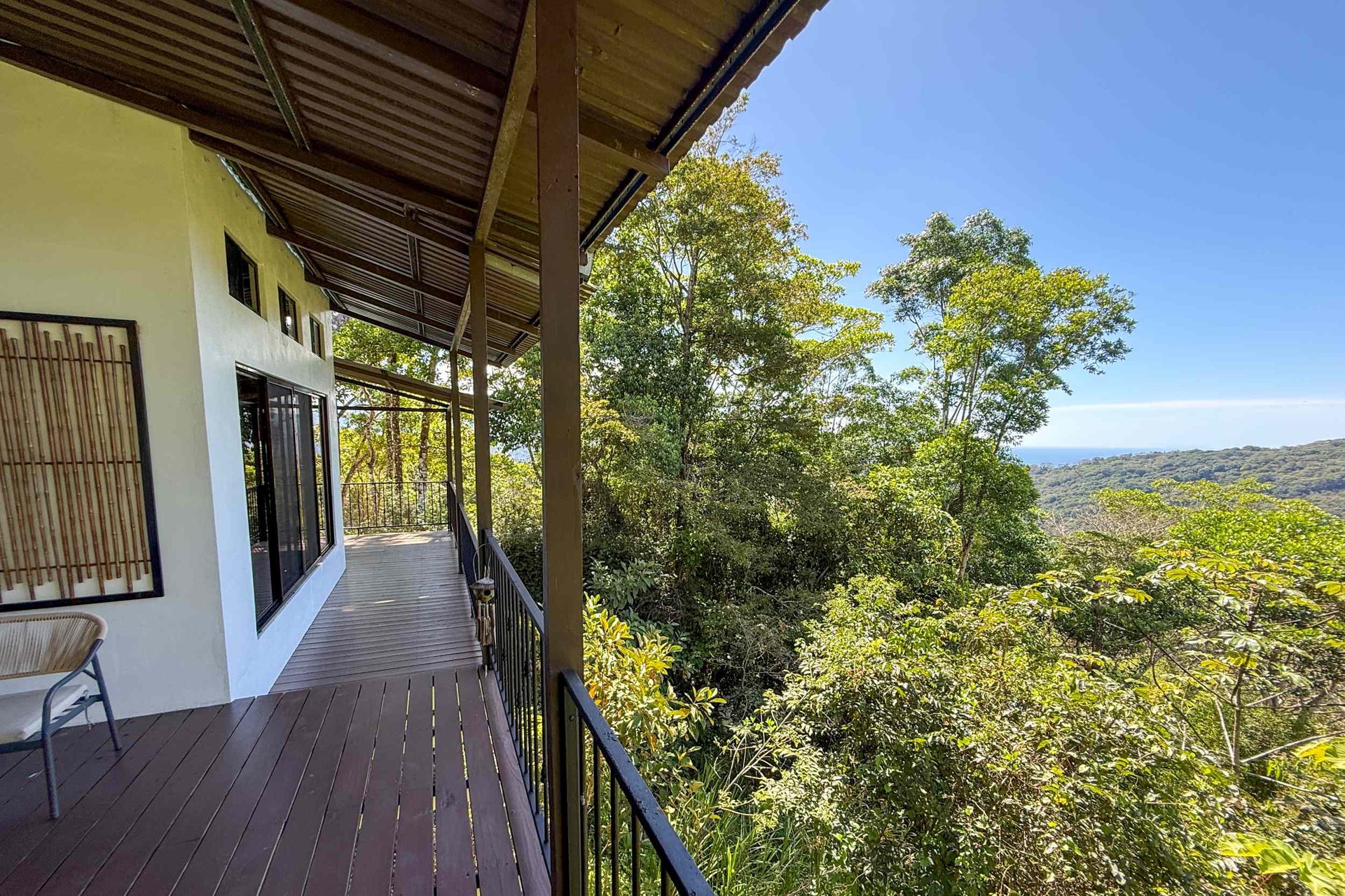 Totally Remodeled Coastal Jungle 2-Bedroom Sanctuary Home with Valley & Ocean Views in Lagunas above Dominical Costa Rica