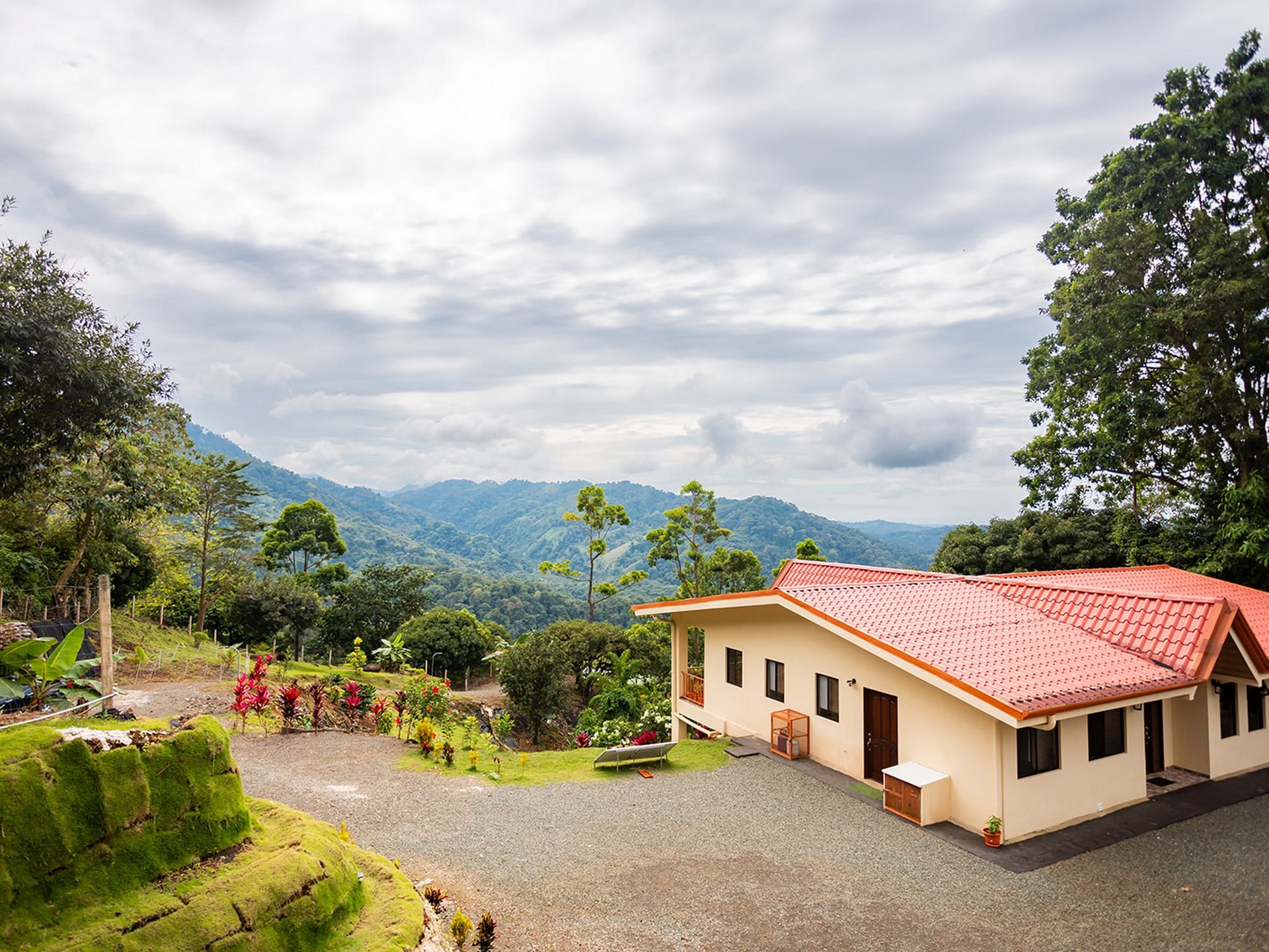 2 Homes, 4 Bdrms, Panoramic Ocean View 11 Acres