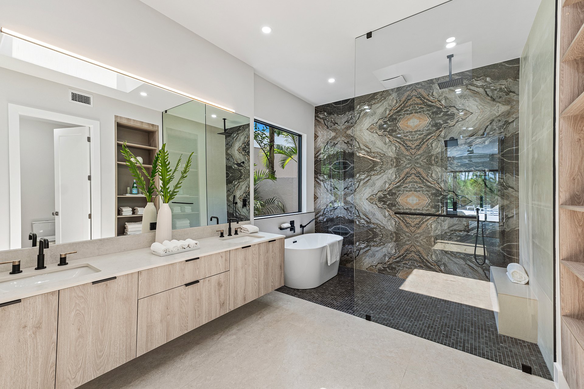 5323 Ascot Bend
