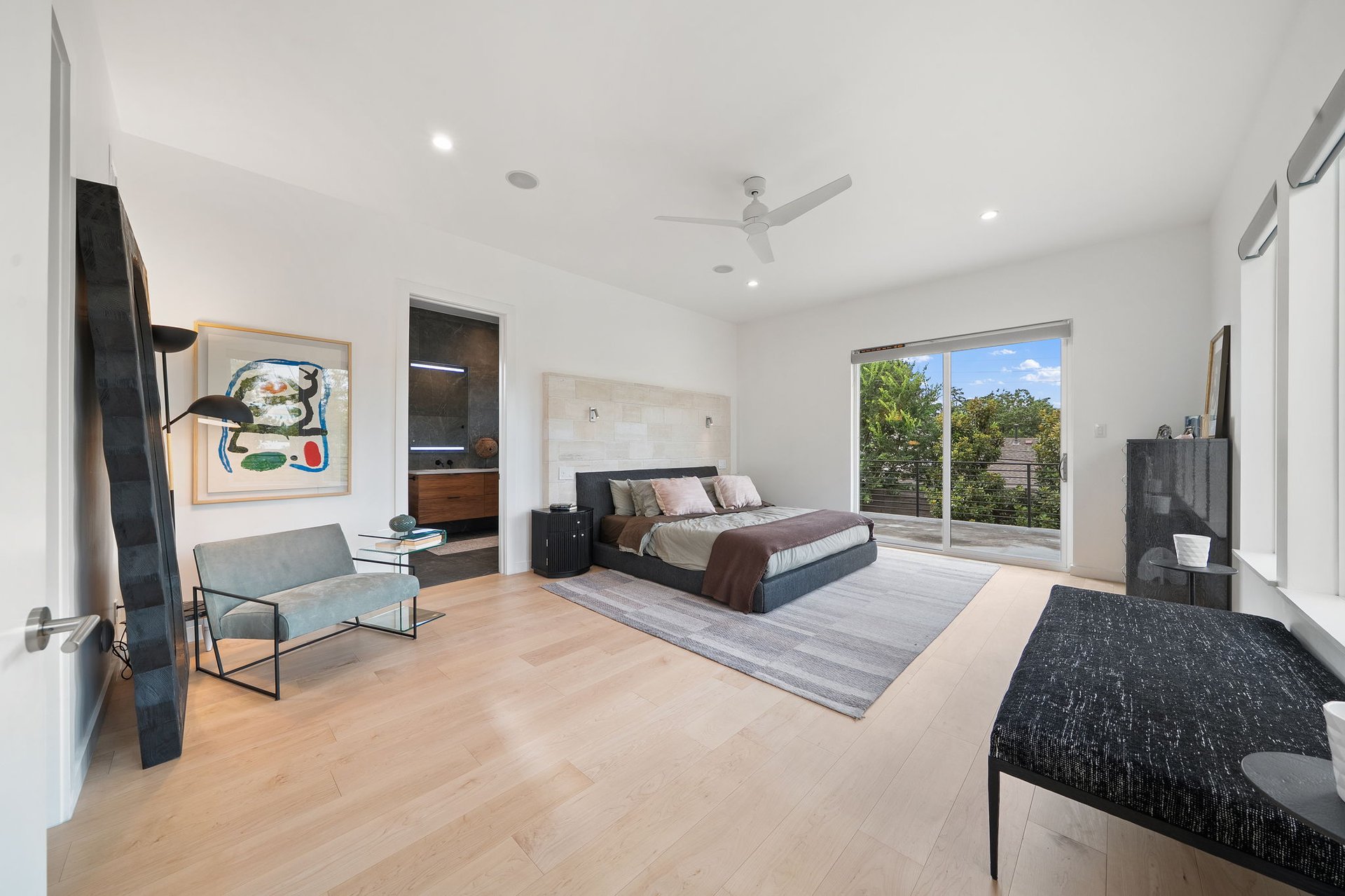 423 W Colorado Boulevard