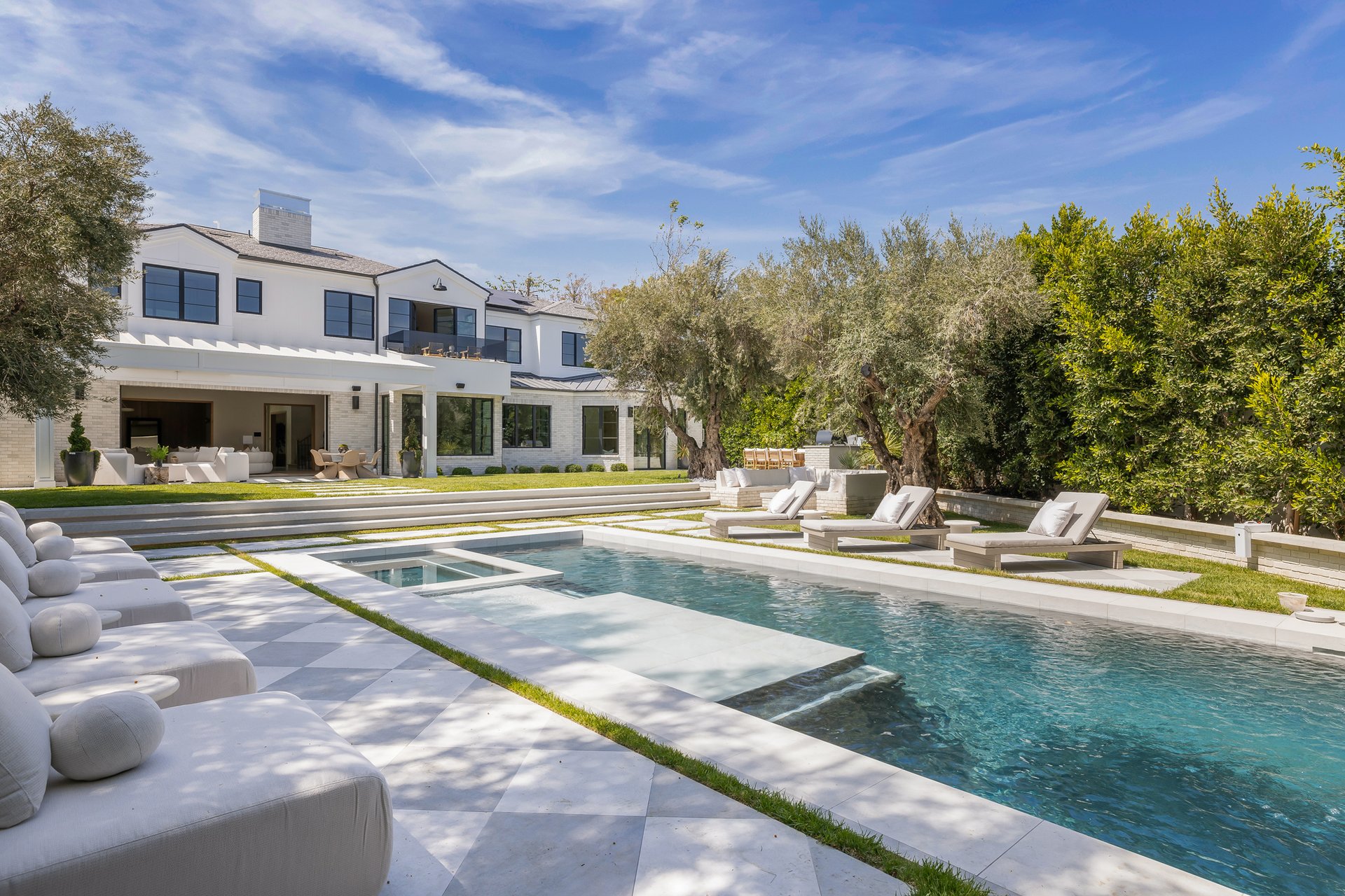 1220 Corsica Drive