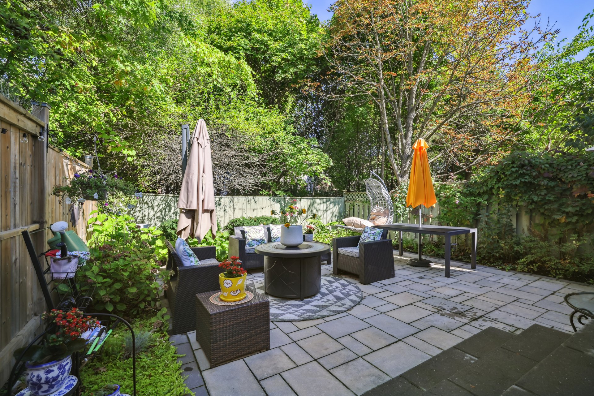 Updated Link Home on Ravine Lot