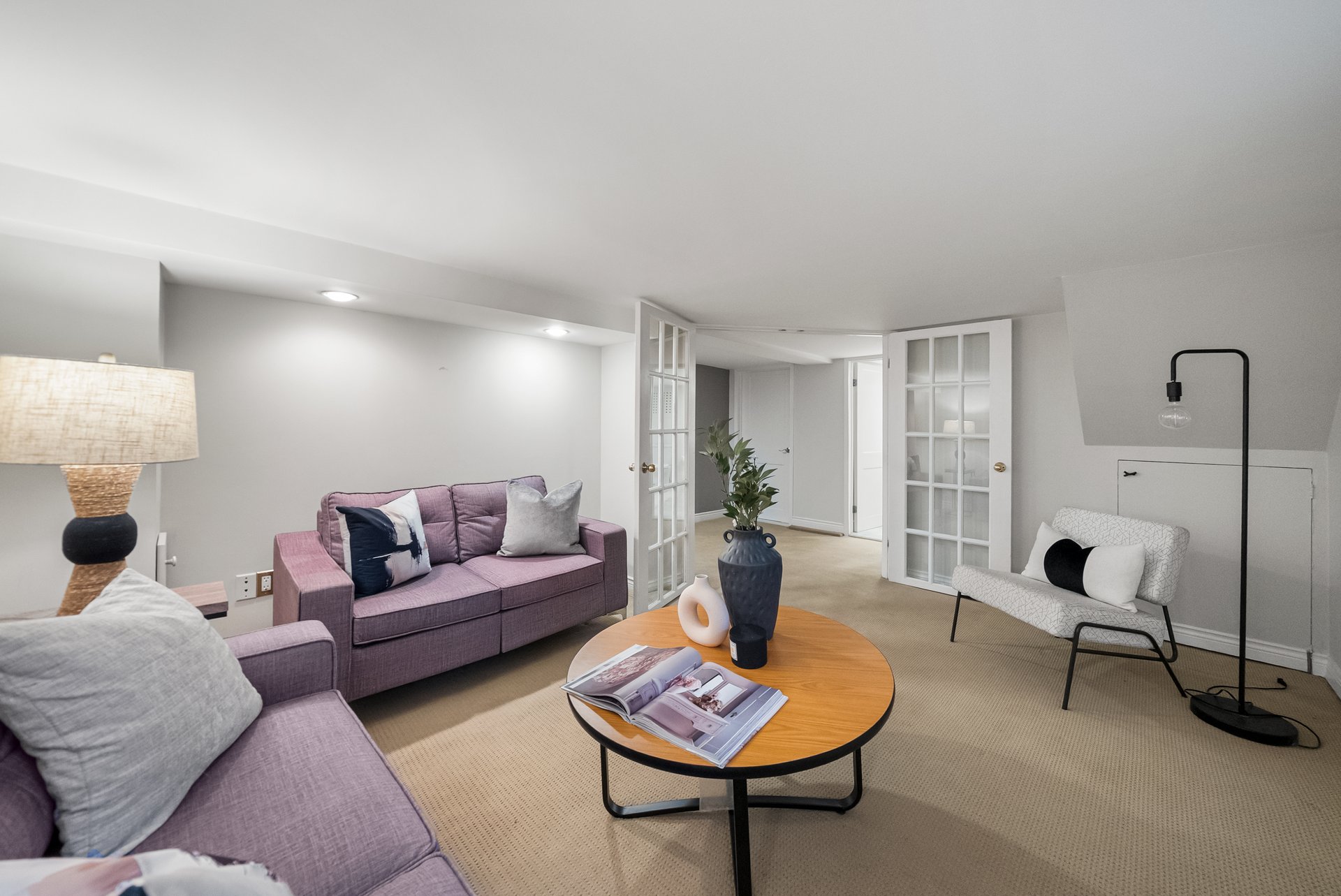 1141 Lakeshore Rd W