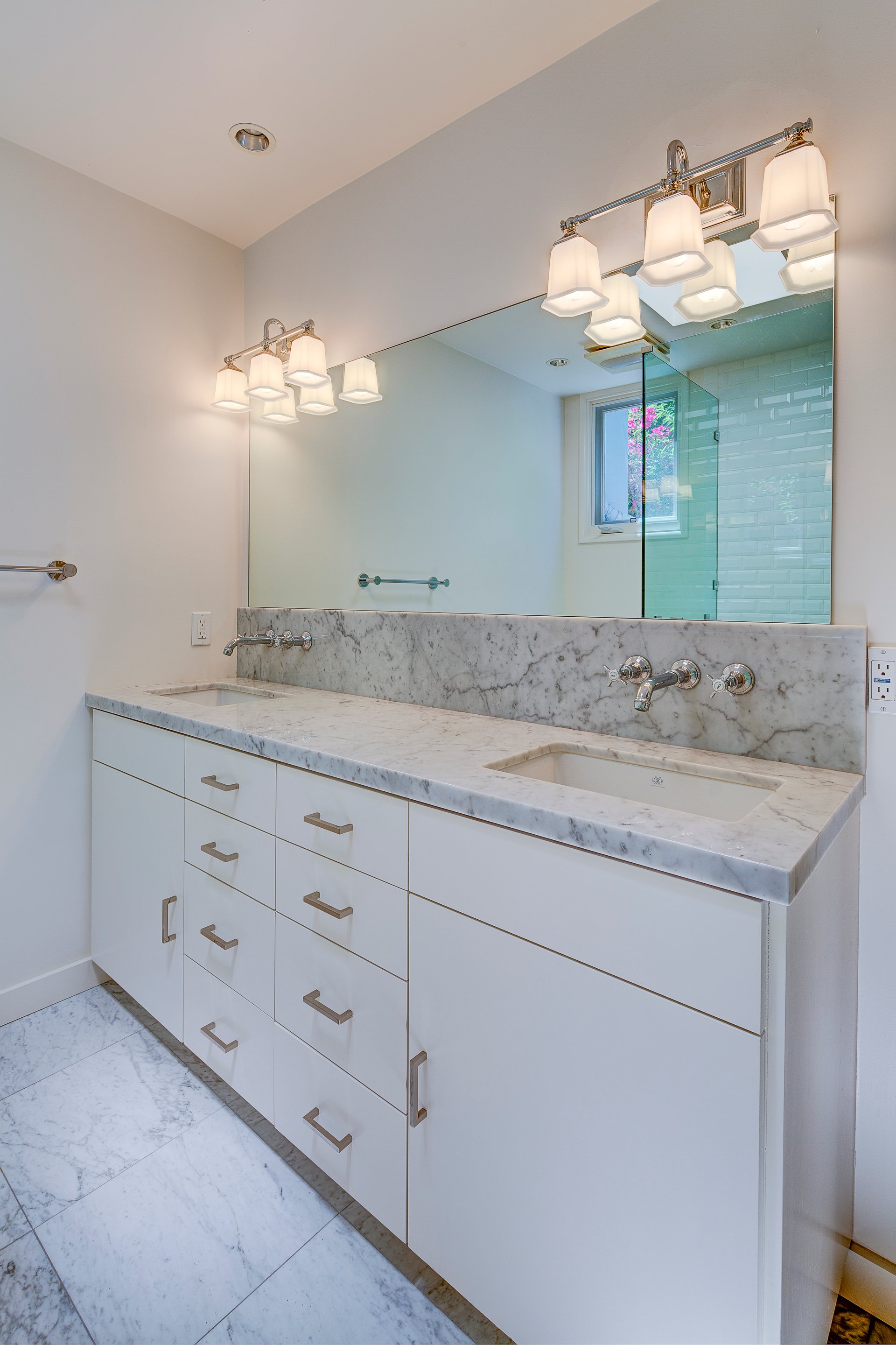 1588 N Doheny Dr