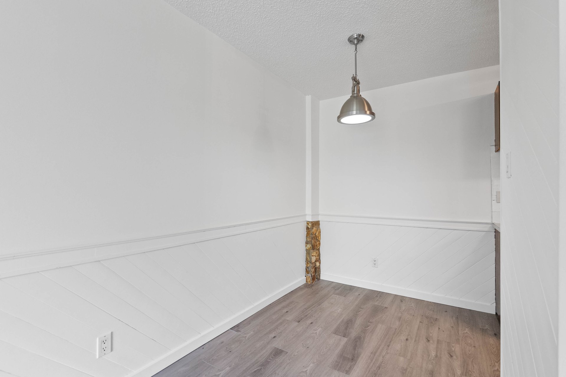635 56 Avenue SW Unit: 206