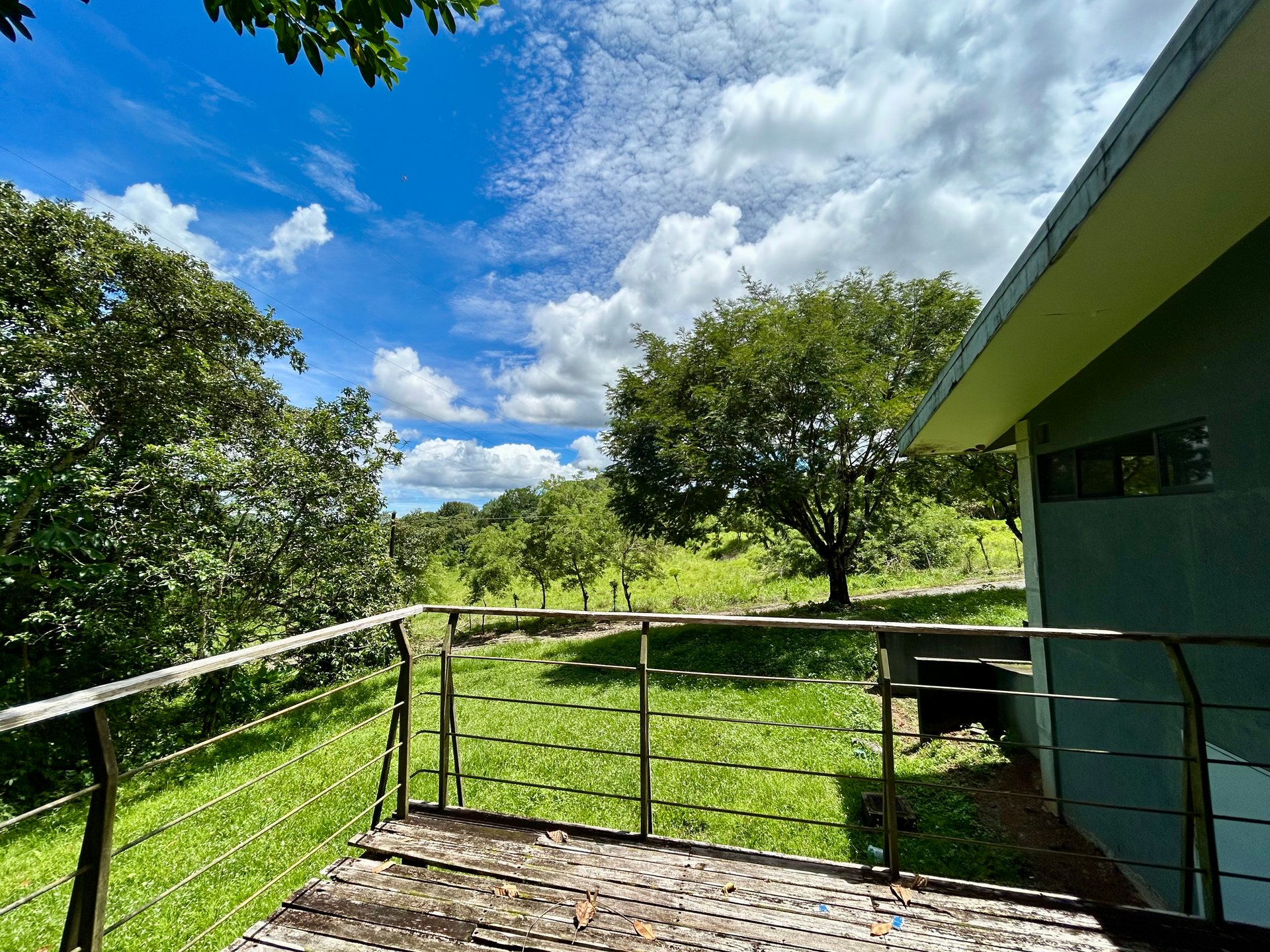 Fixer-Upper Home with an studio Office in Palmar Norte on a 7.58 Acres Property