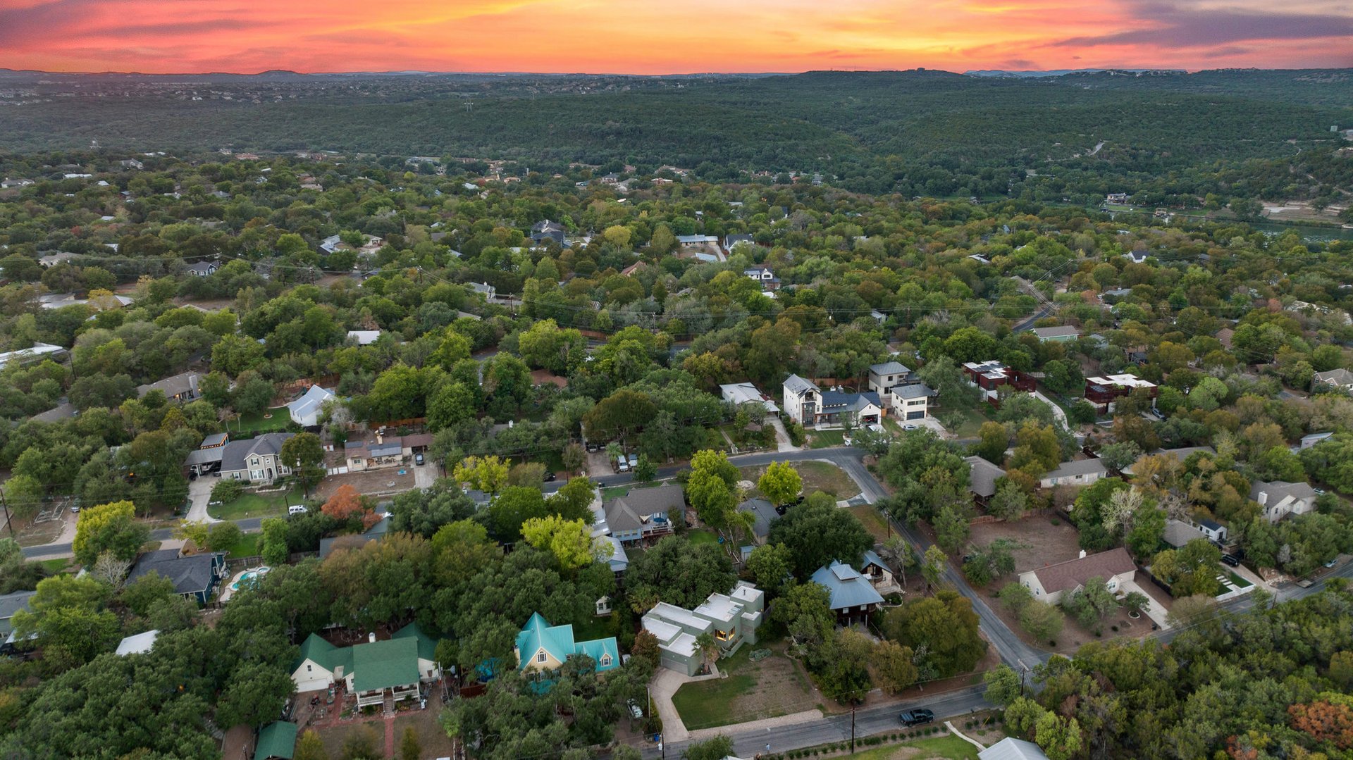 2700 De Soto DR