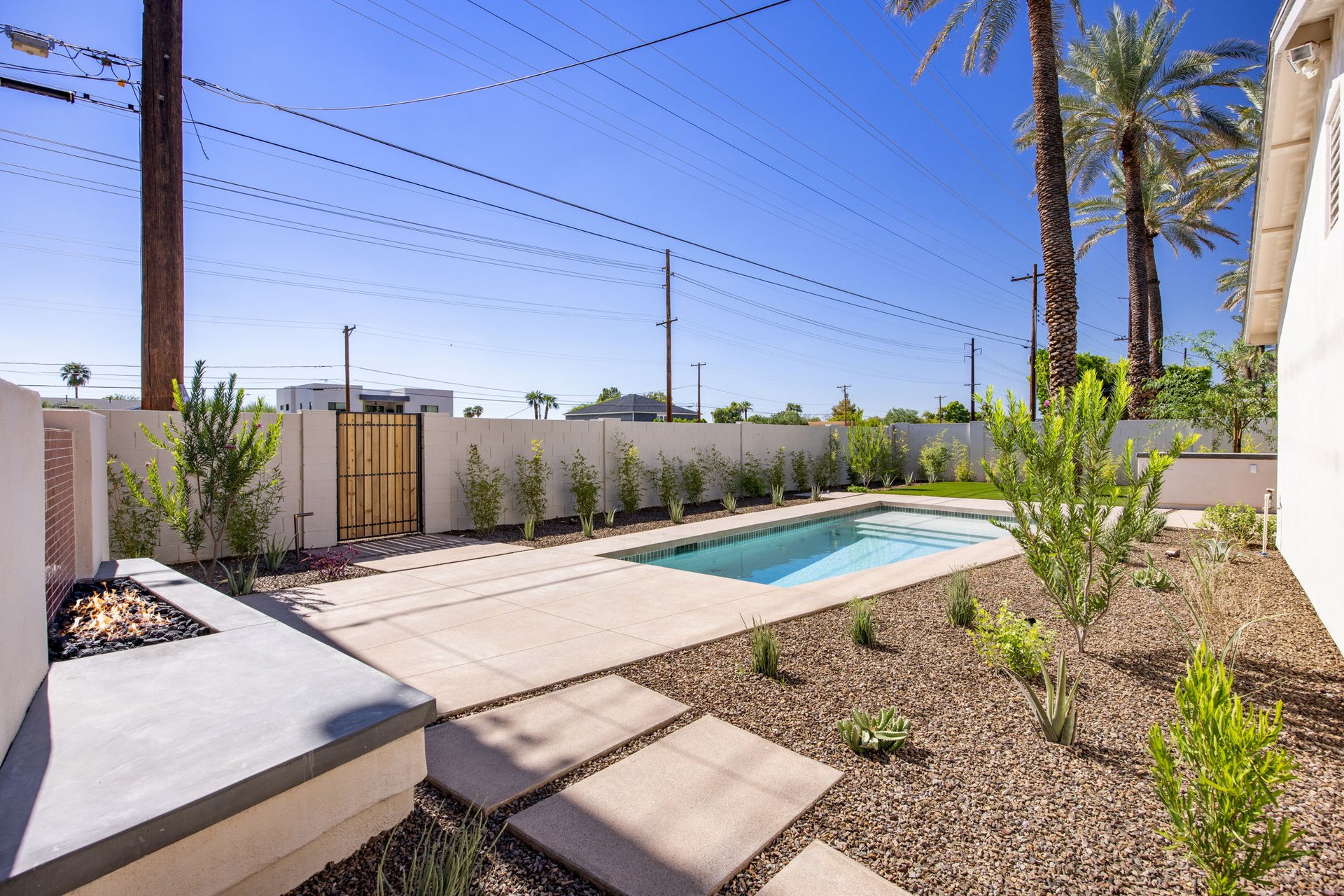 4713 E CALLE REDONDA