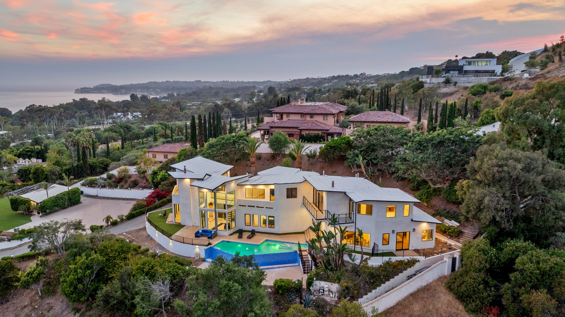 Luxurious Architectural Estate