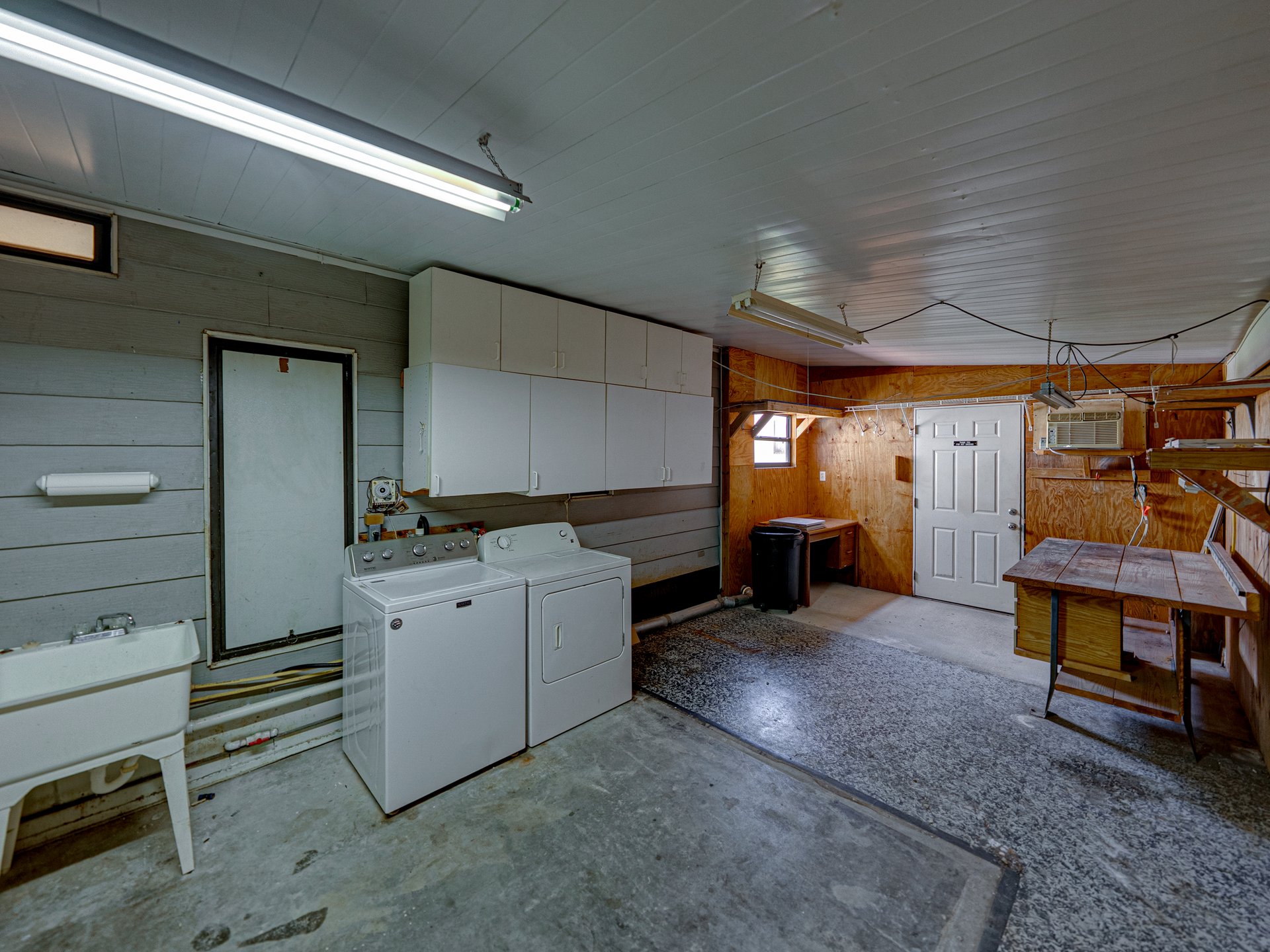 3822 DAMIAN DR