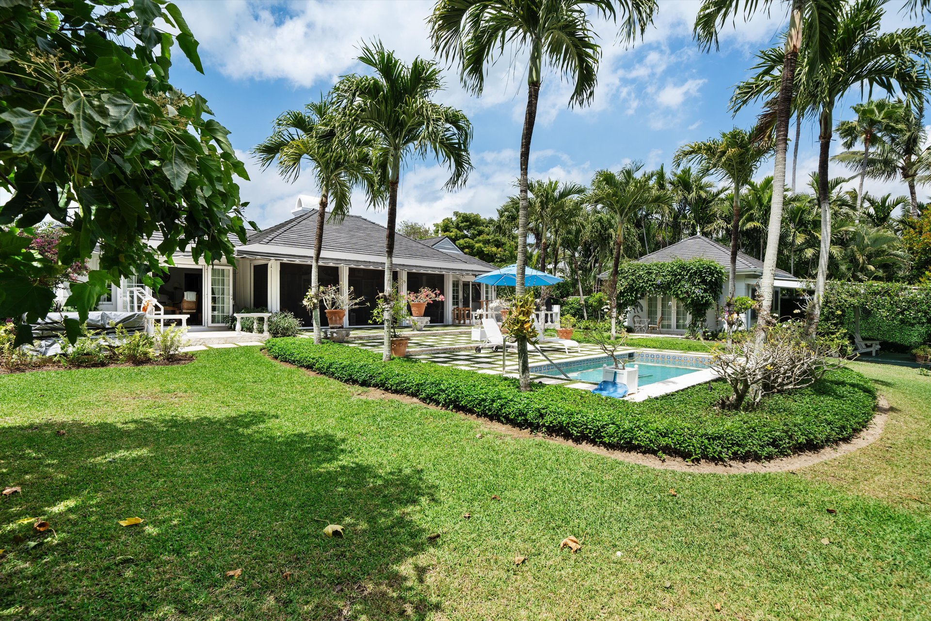 Little Southern Comfort in Lyford Cay