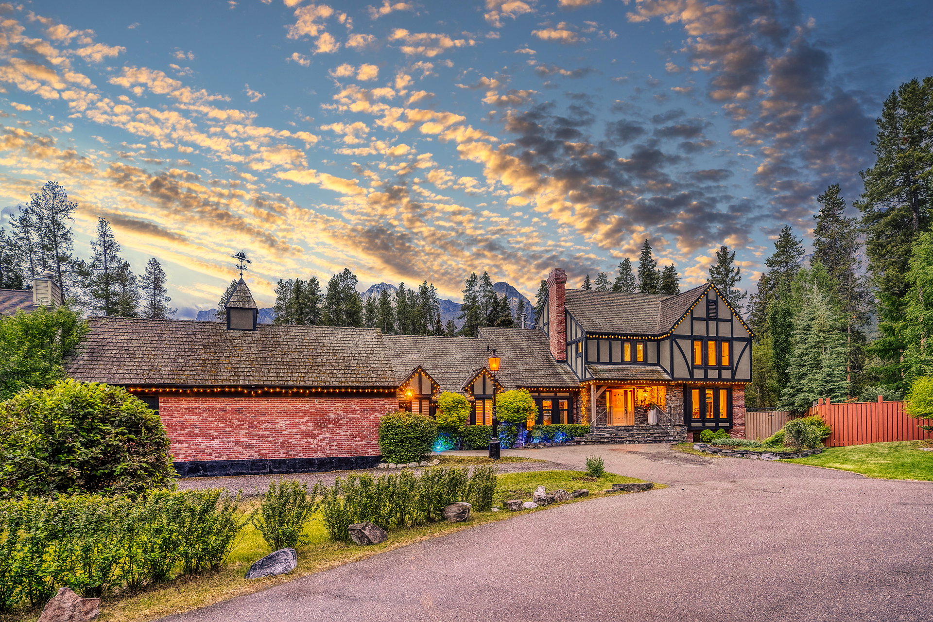AUCTION BIDDING OPEN: Bidding ends December 17th | 5 Woodside Lane
