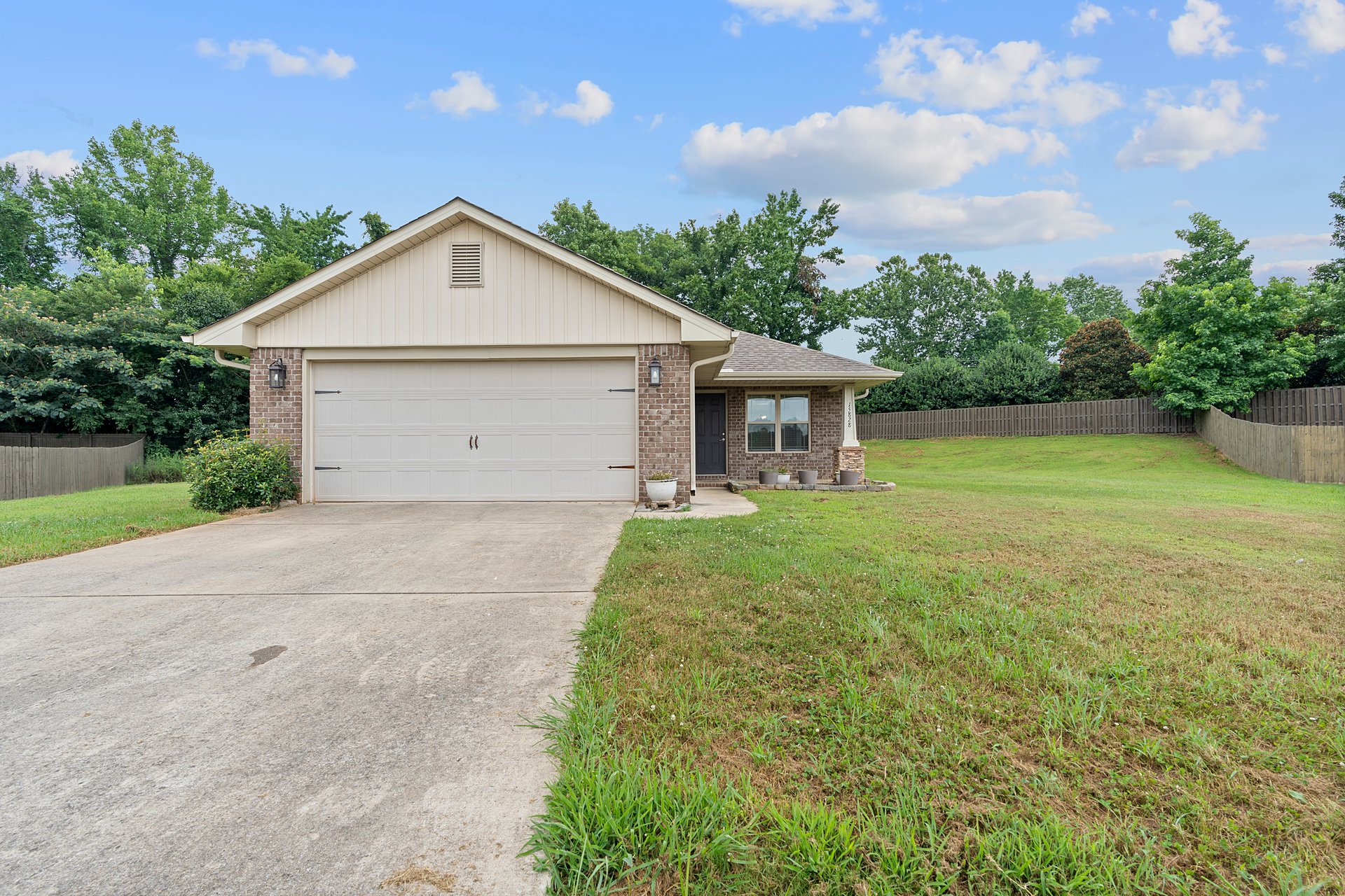 Quiet Cul-de-Sac – Minutes from Clift Farms!
