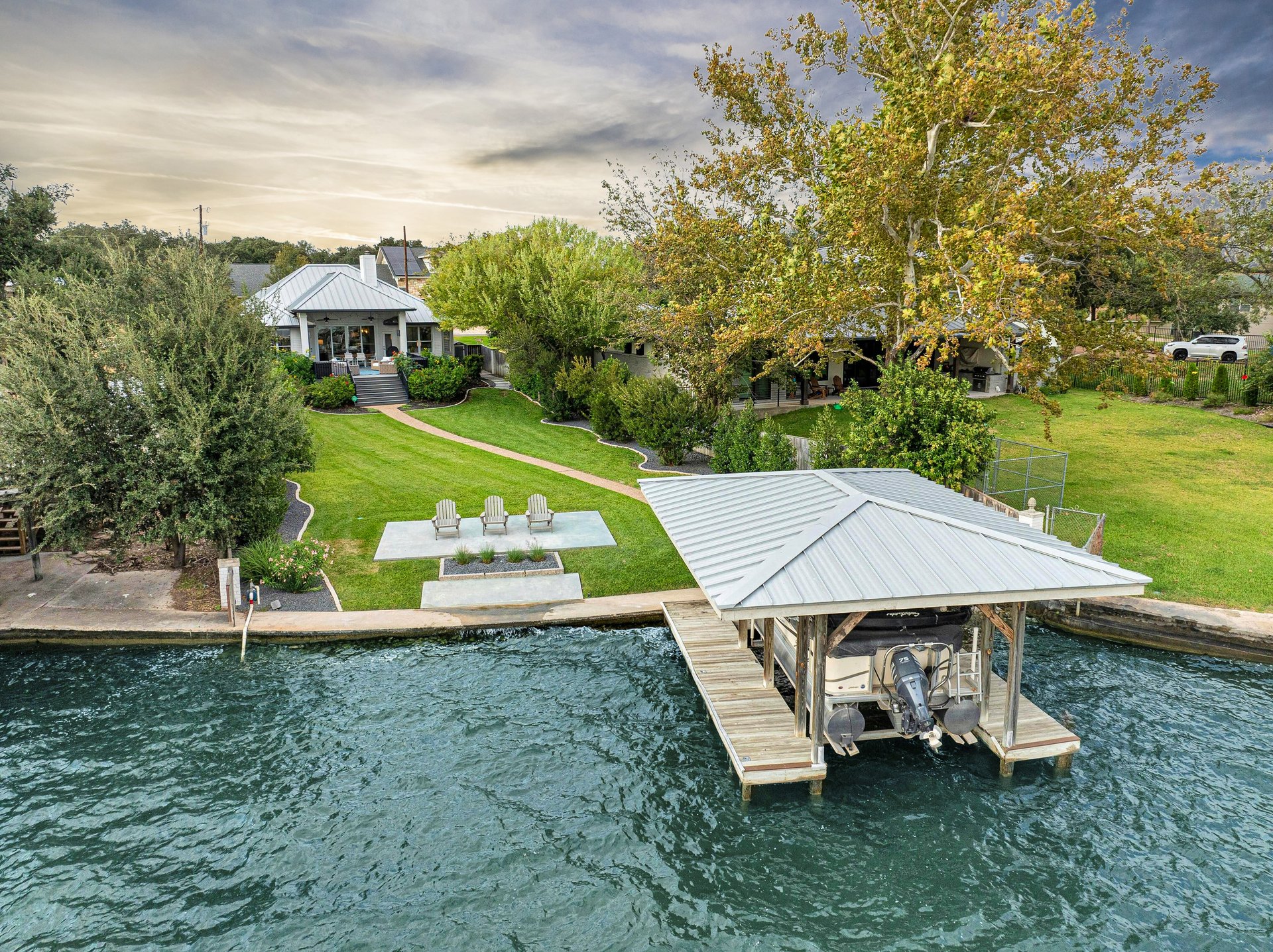 2840 Lakeview Lane