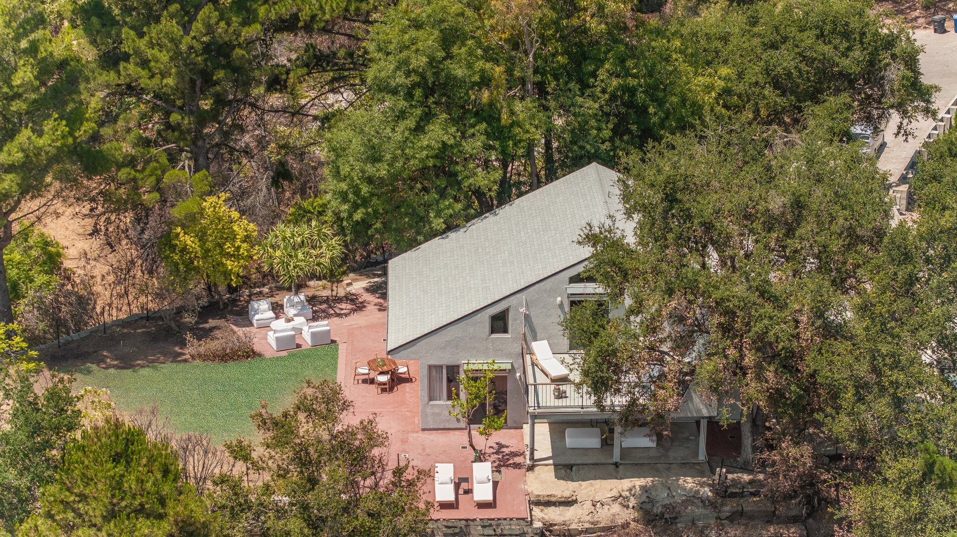2370 Live Oak Meadows Rd