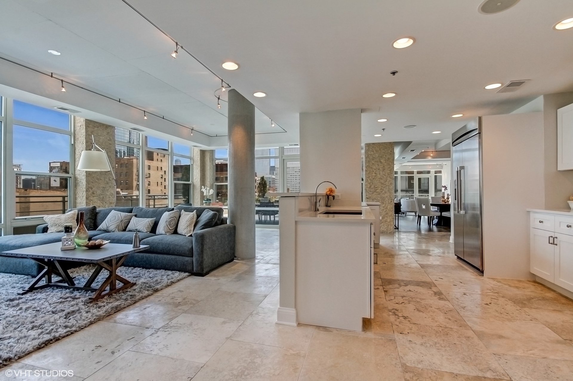 909 W Washington Blvd