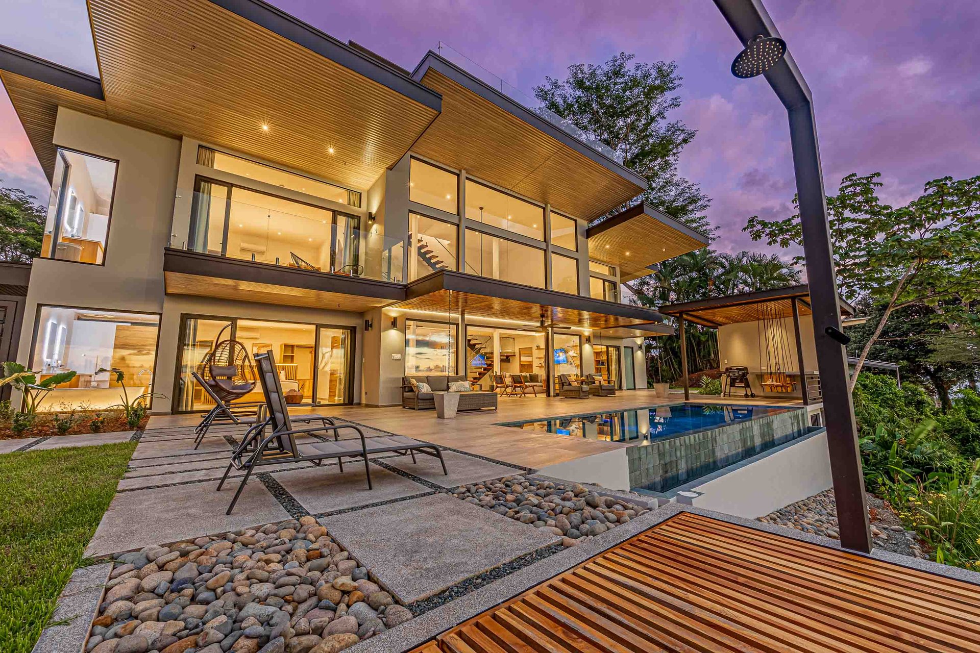 Exclusive Luxury Villa with Infinity Pool