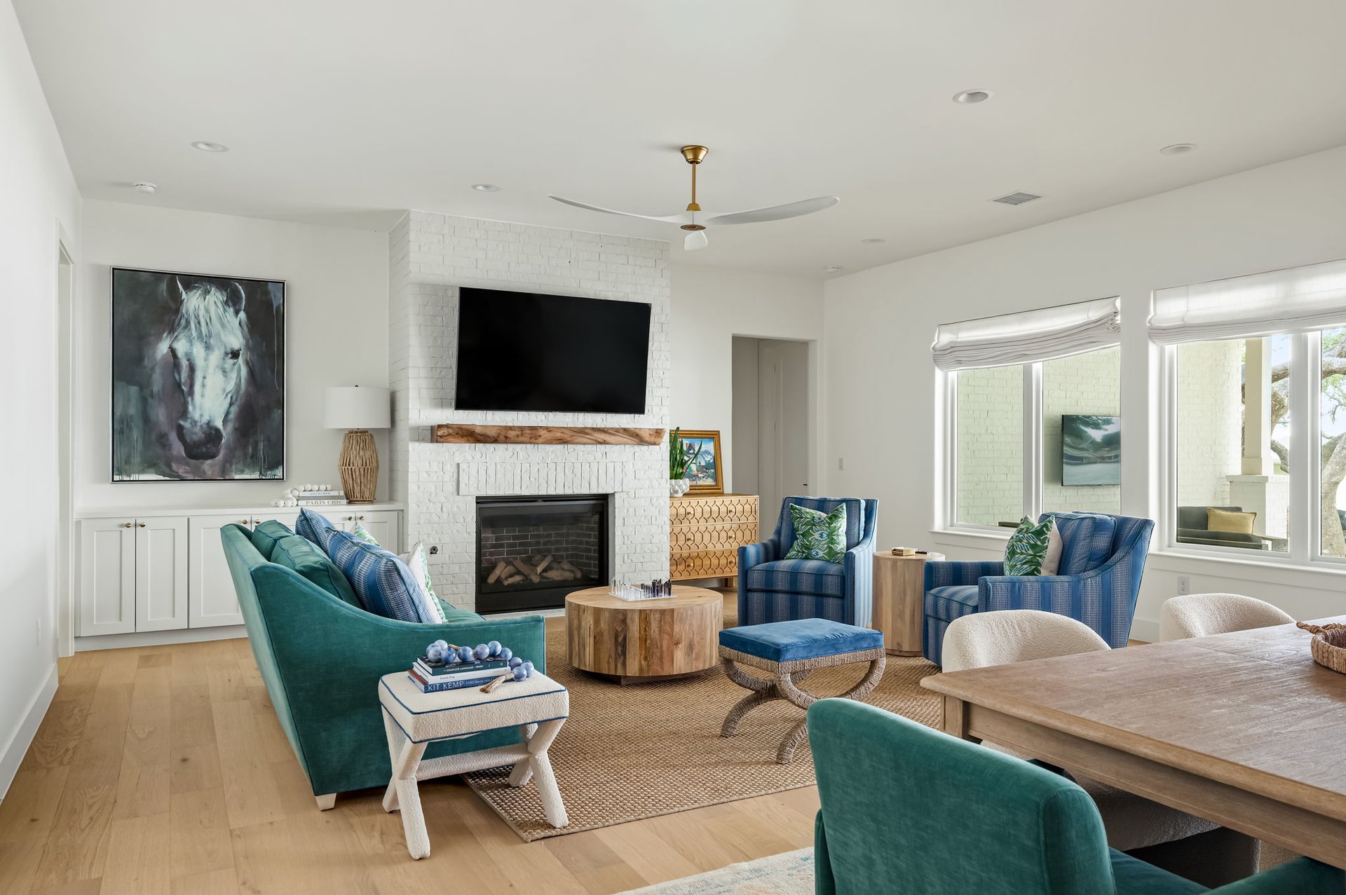 1131 N Shorewood Drive