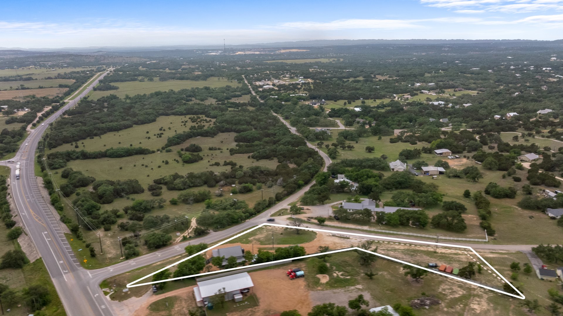 Unique Residential/Commercial Property - 180 Henly LOOP