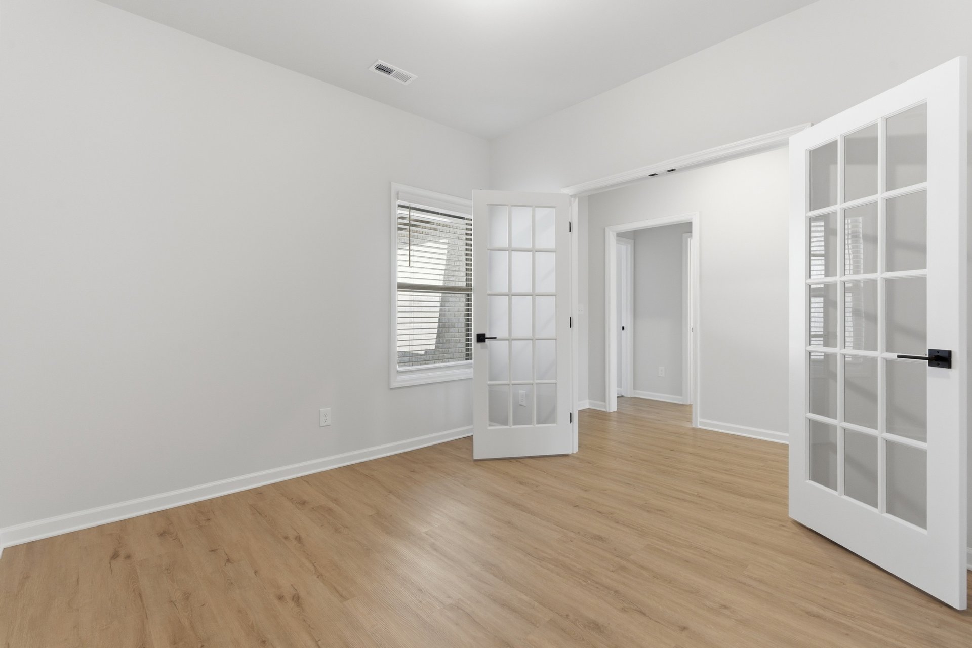 New Market New Build! Move-In Special!