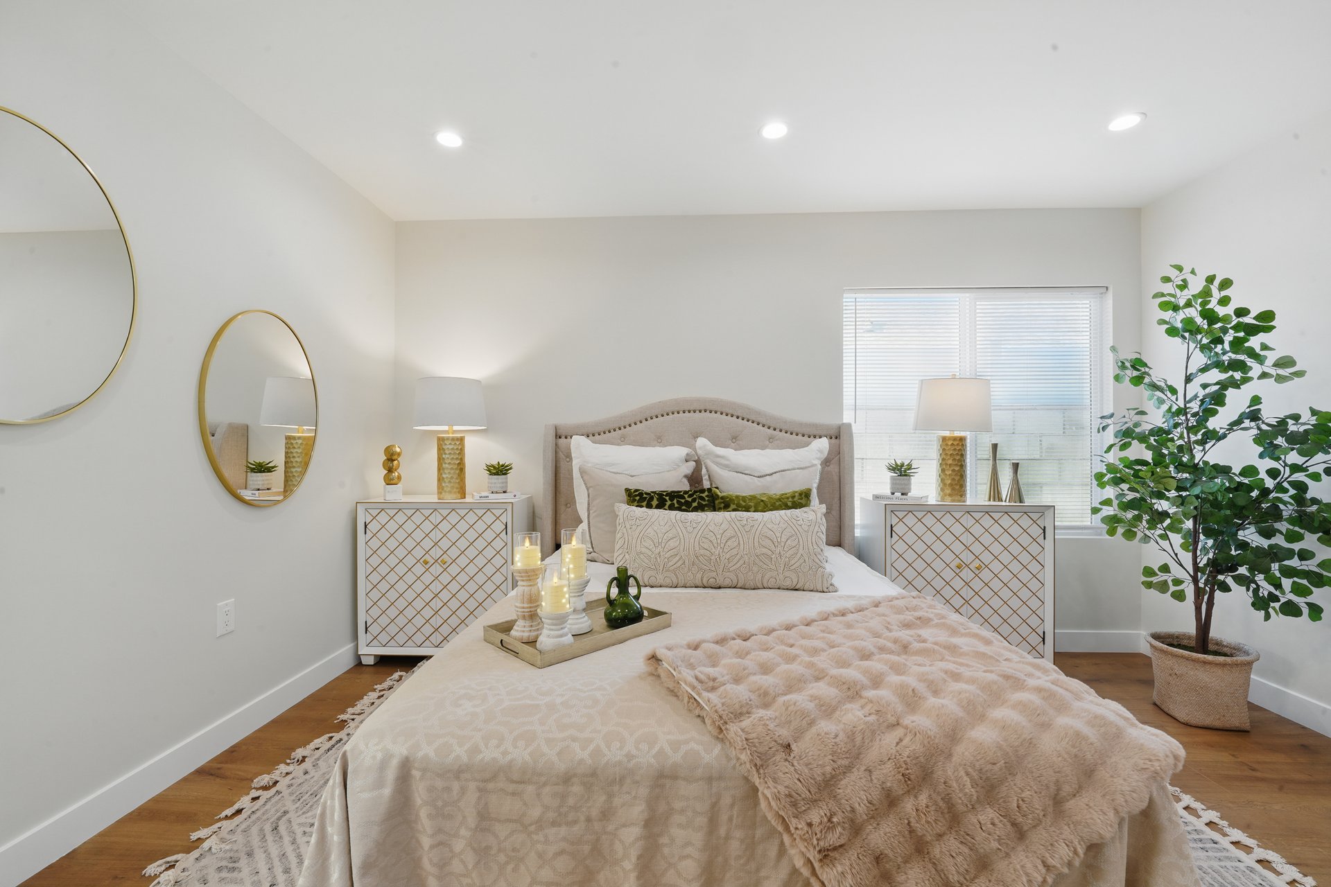 4 Units in North Hollywood