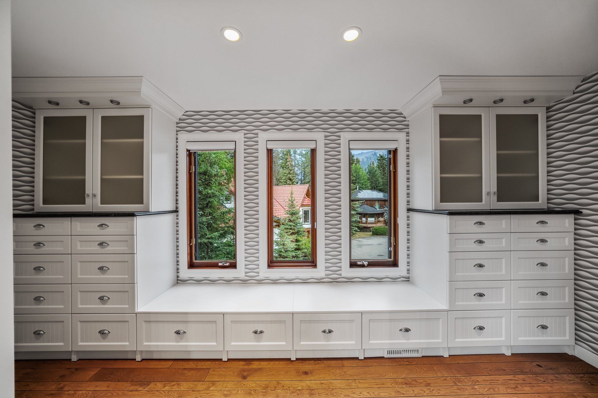 AUCTION BIDDING OPEN: Bidding ends December 17th | 5 Woodside Lane