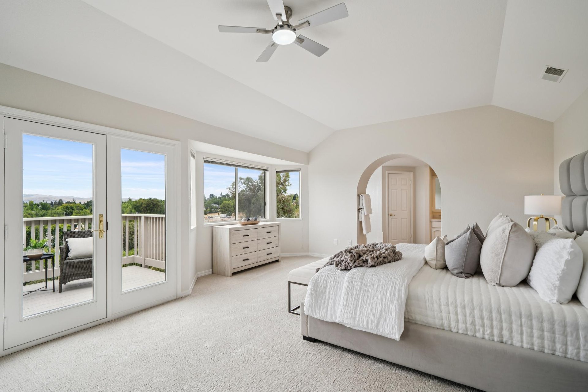 5075 Monaco Dr.