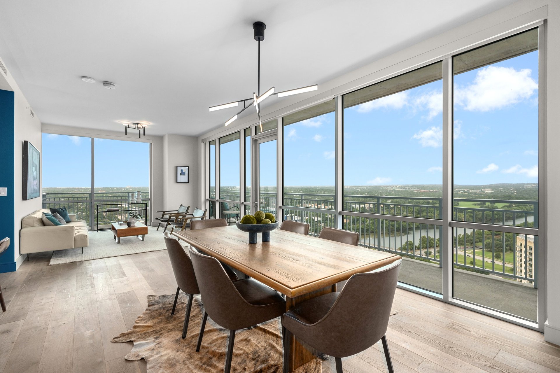 222 West Avenue #2802