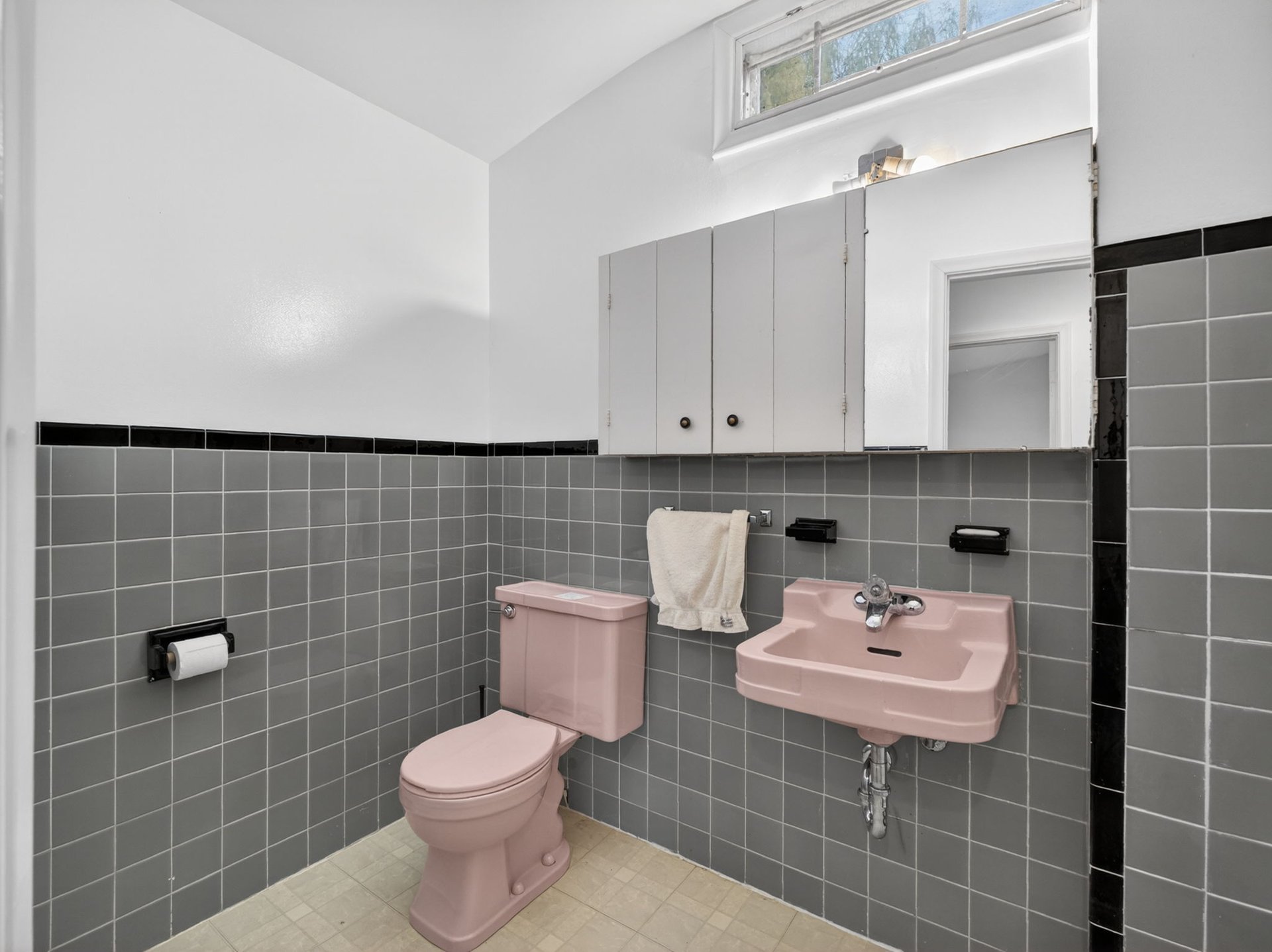 SOLD: Quiet Cul-De-Sac Residence
