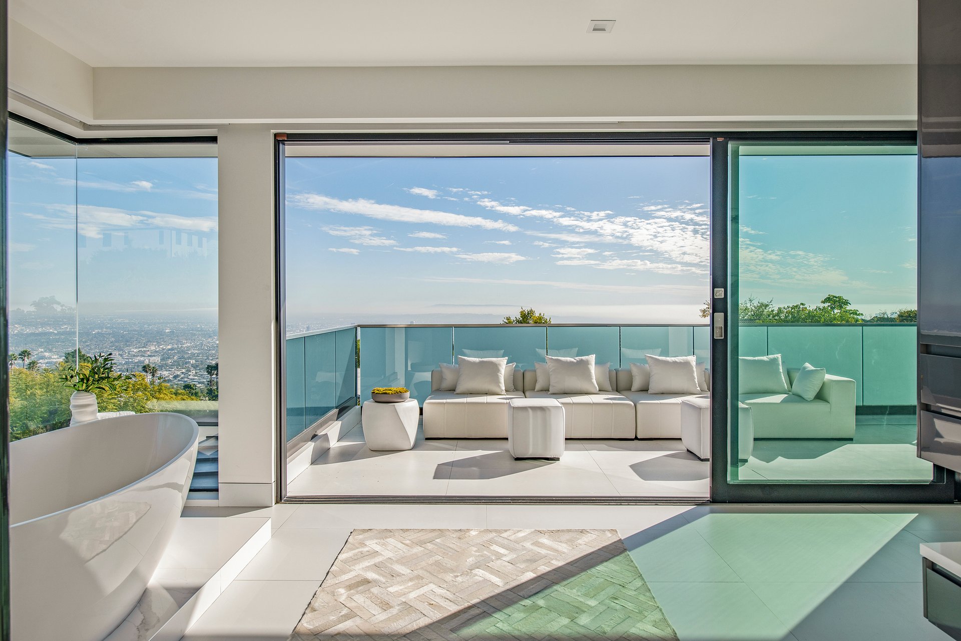 2301 Hercules Dr, Hollywood Hills