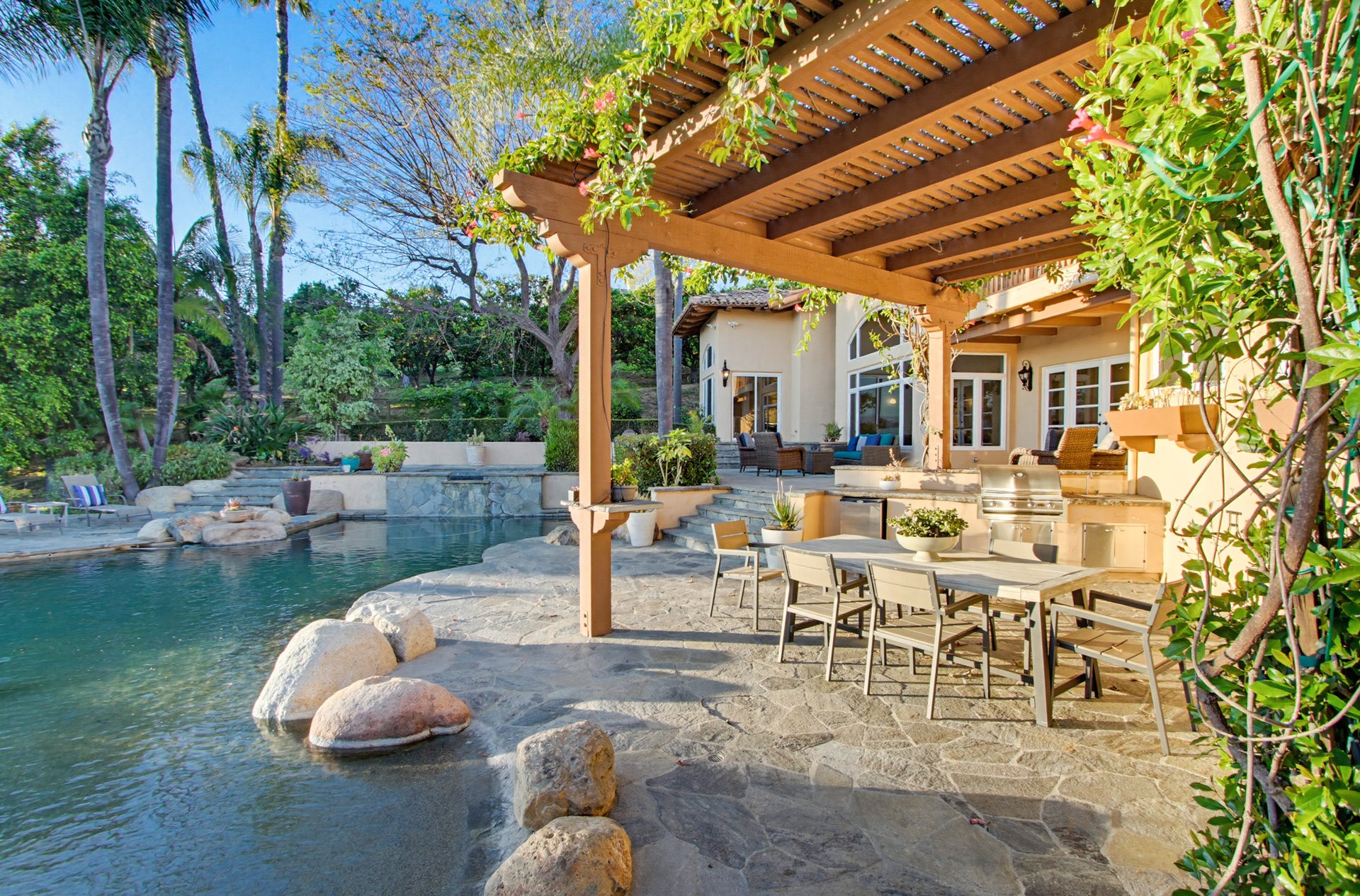 3993 Peony Dr