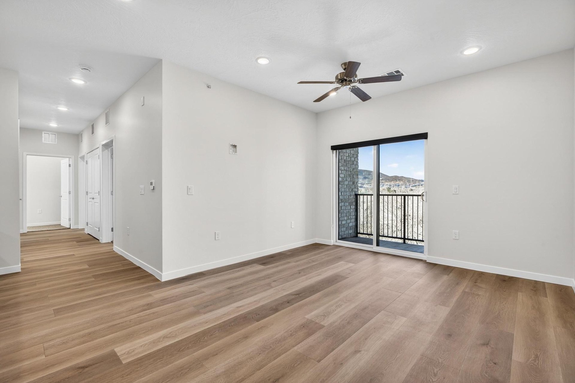 983 W State St C-203