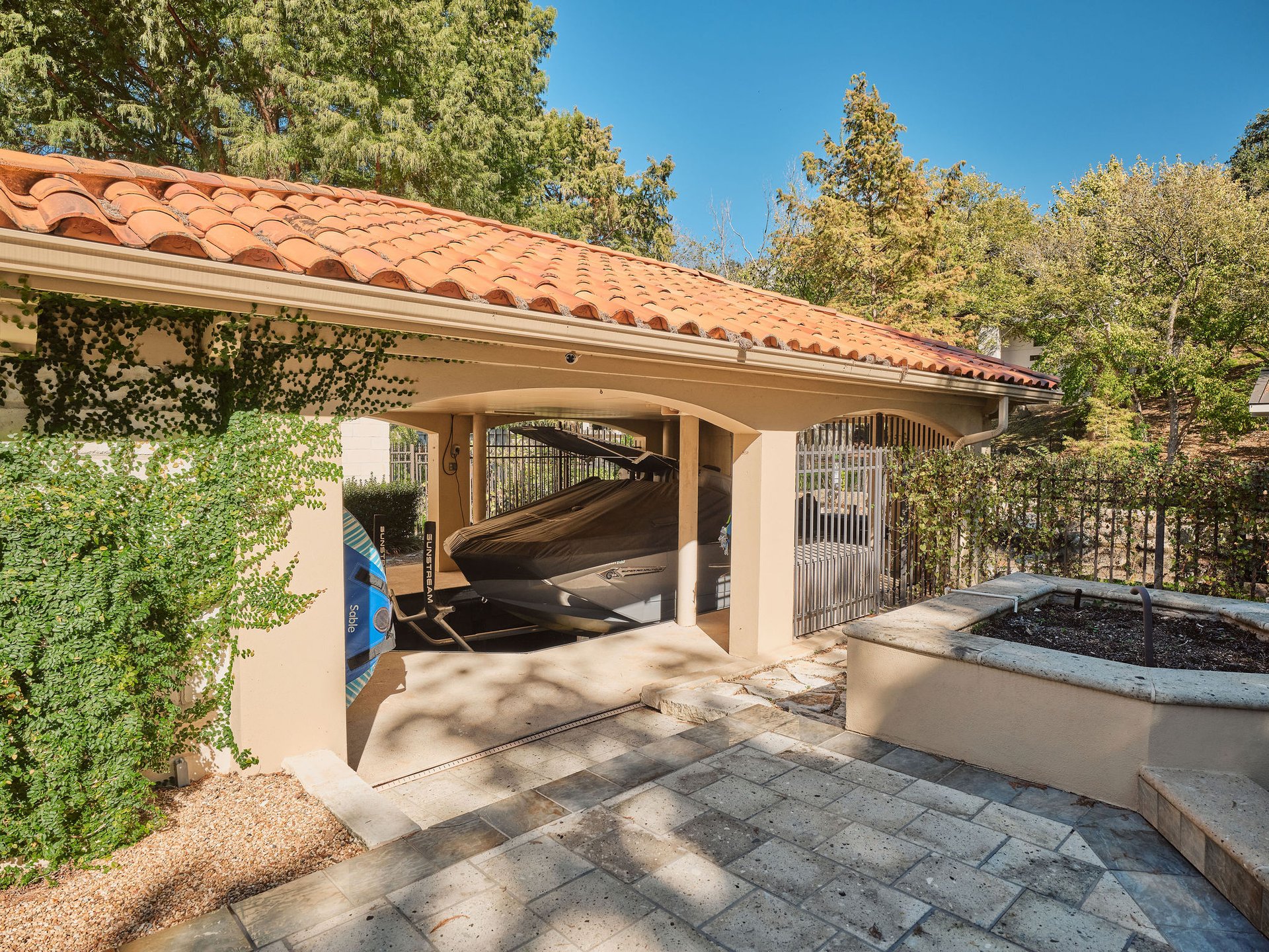 4511 Island Cove