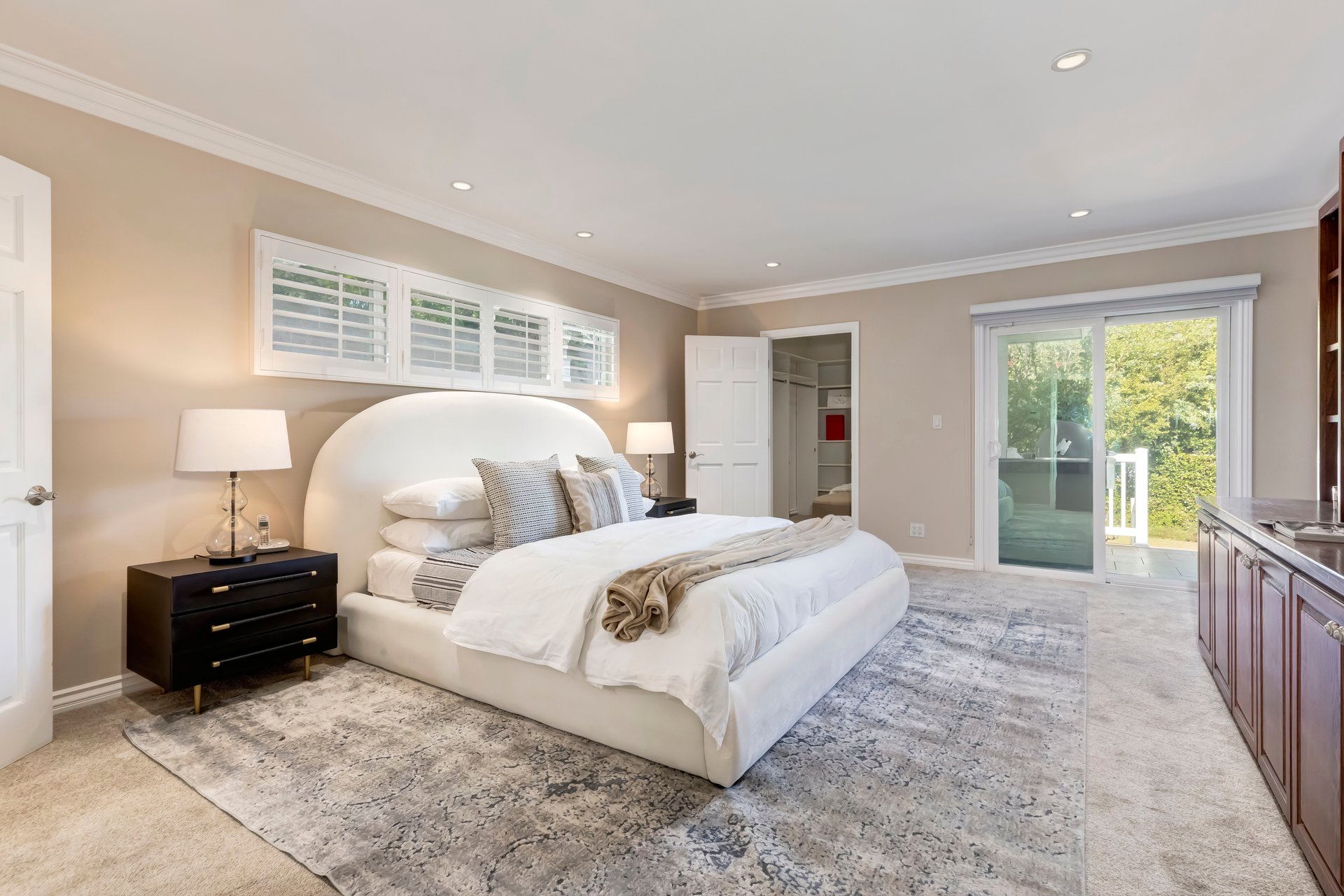 2302 Duxbury Cir, Beverlywood