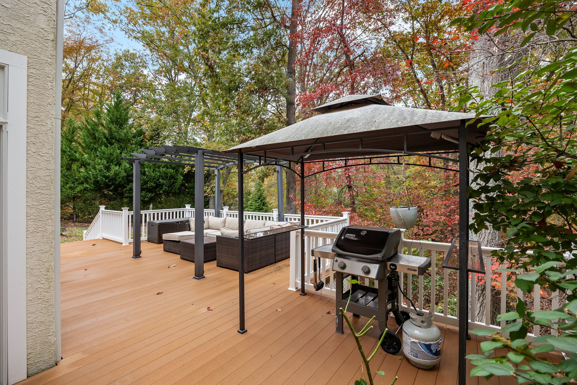 2A Laurel Dr