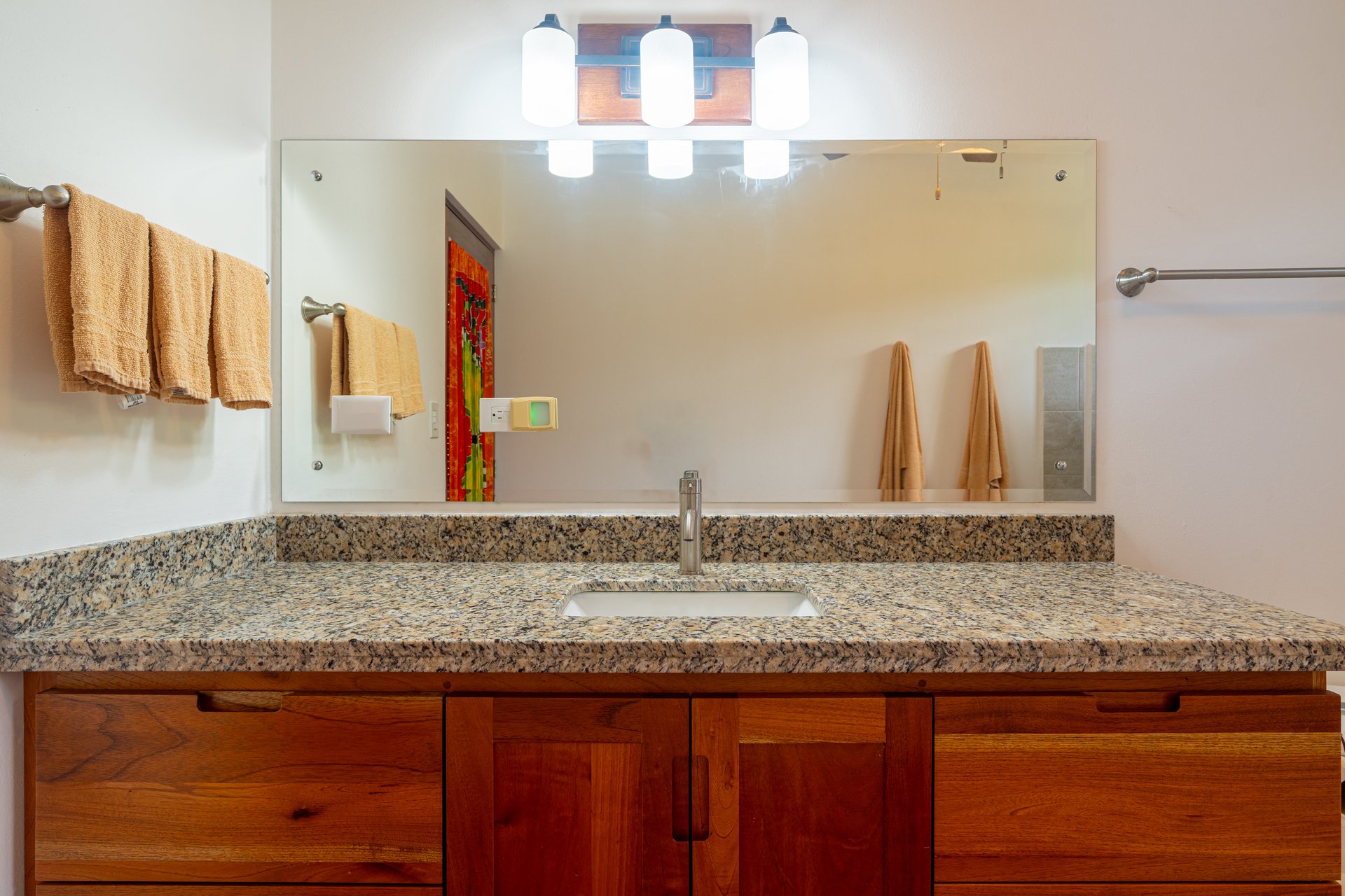 Classic Luxury at Casa Ceiba, Coastal Ocean View 4 Bedroom Home Near Uvita