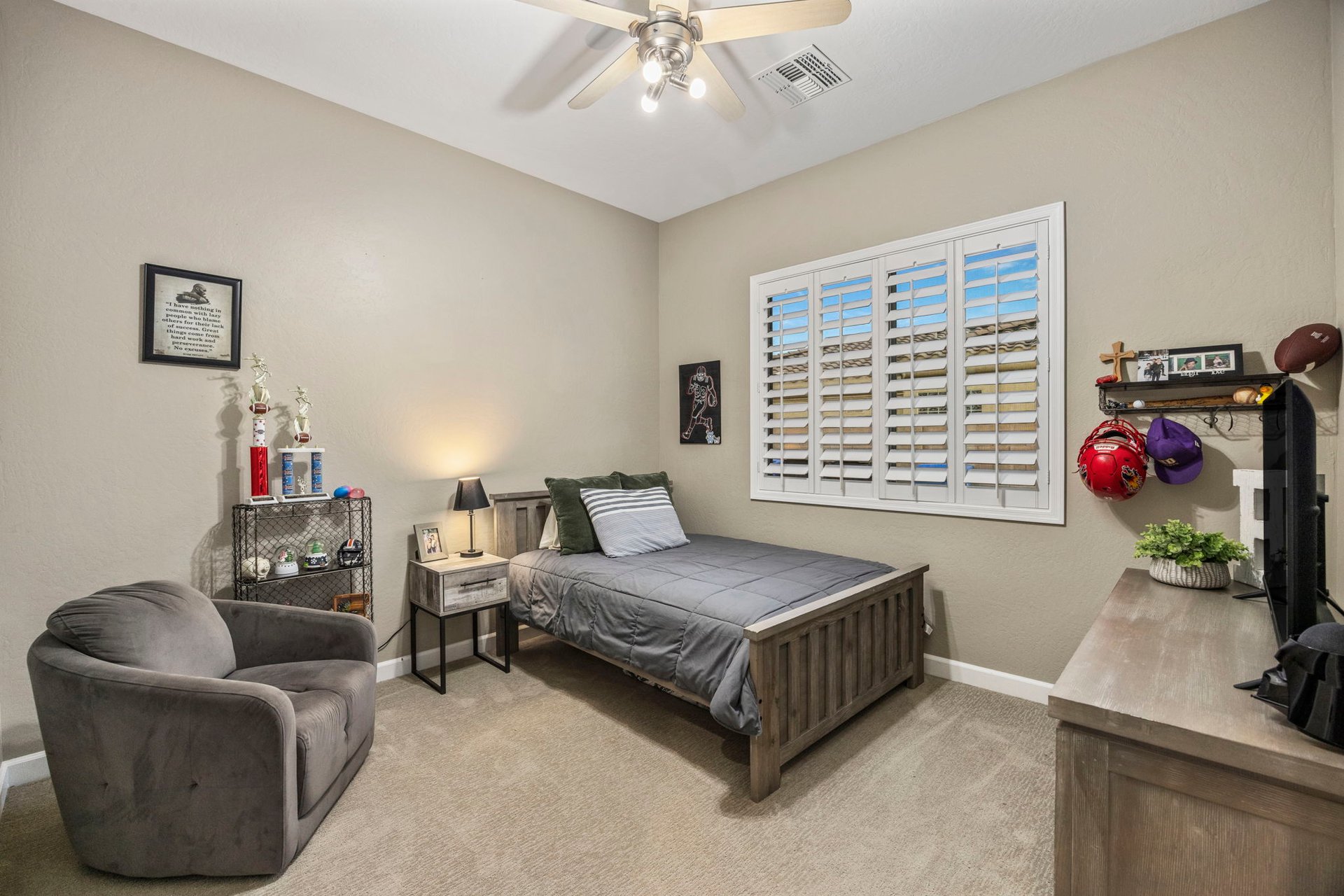 22936 N 39th Place