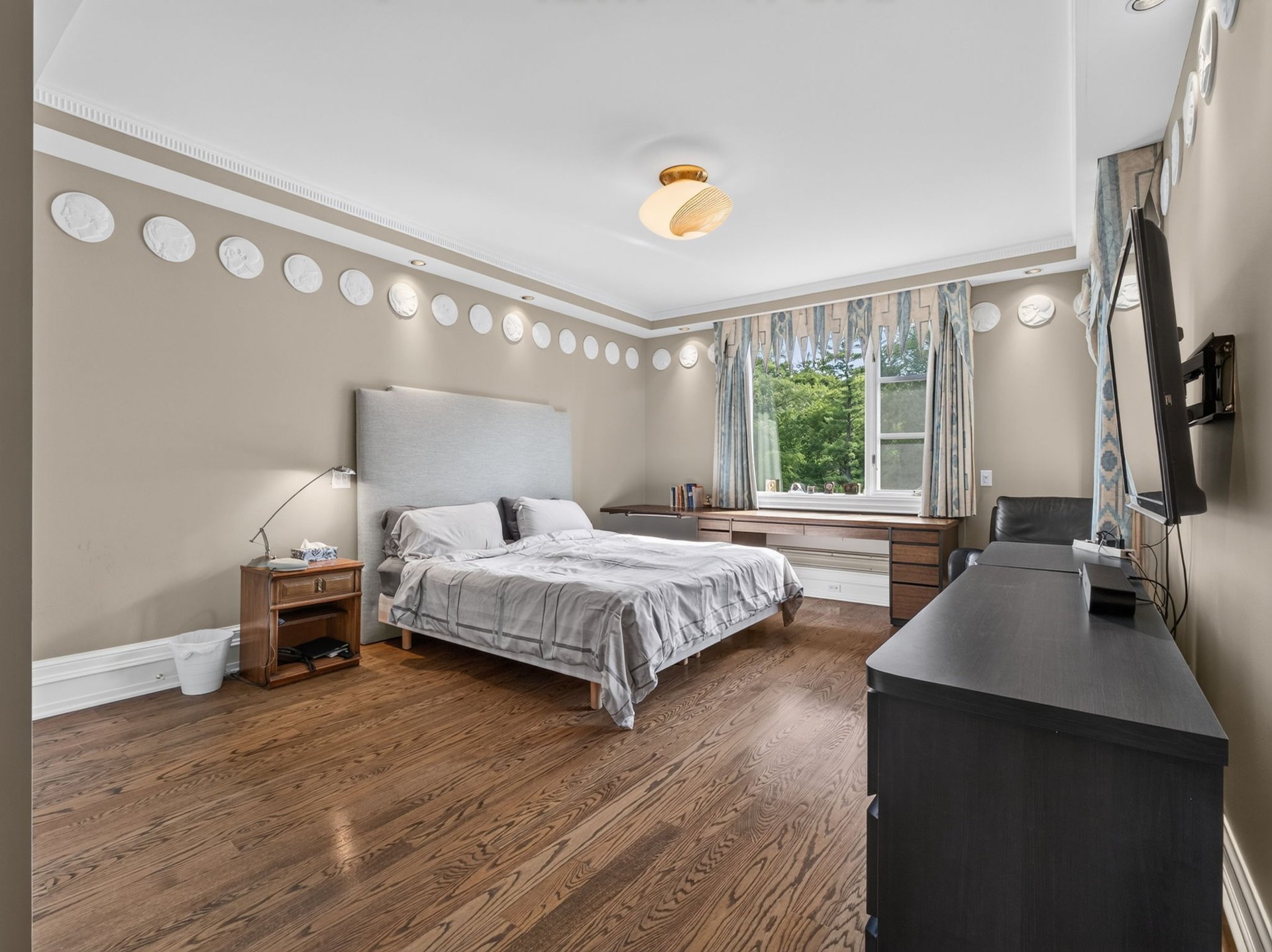 Timeless Transitional Architecture