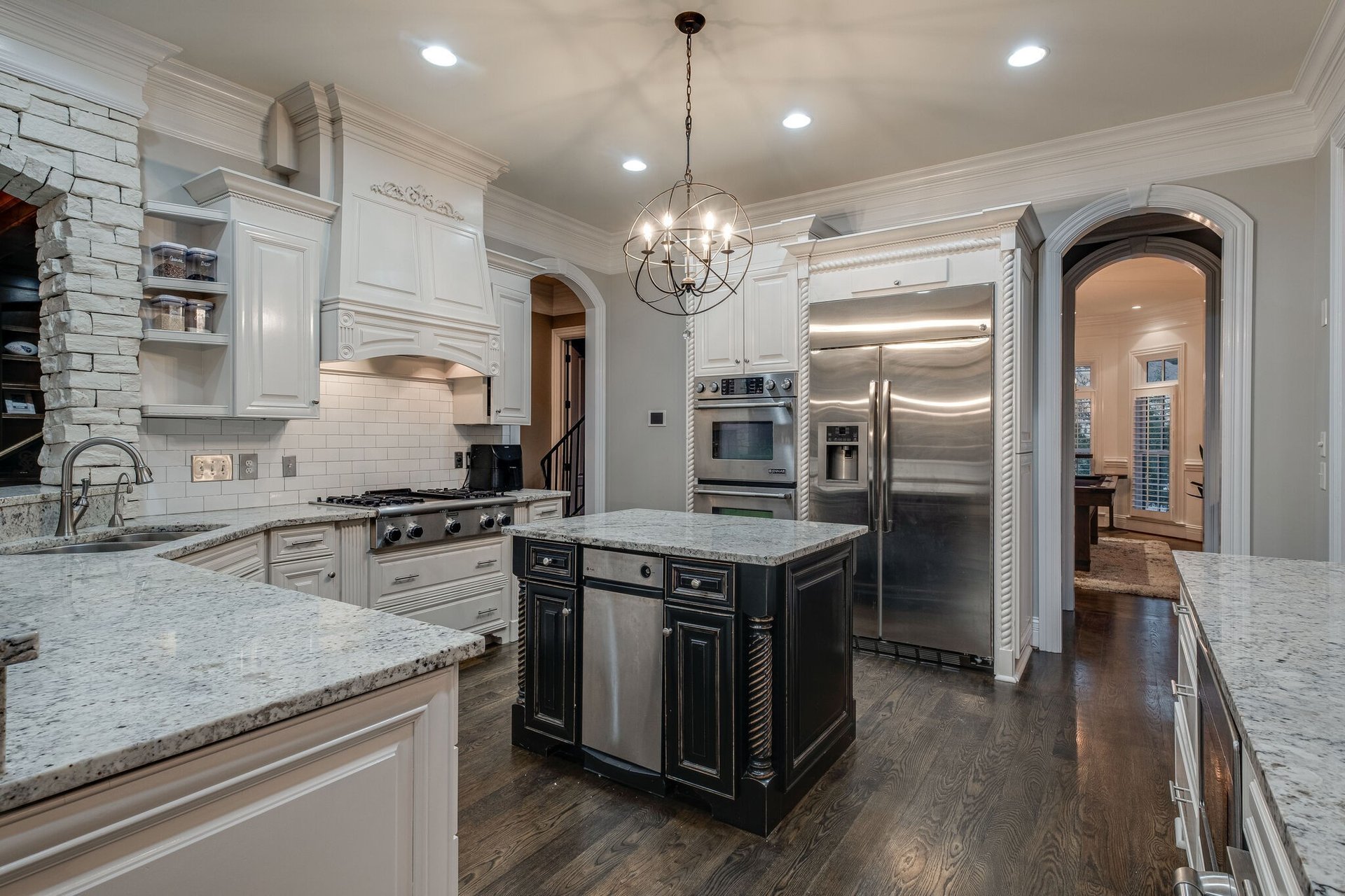 1004 Blakefield Dr
